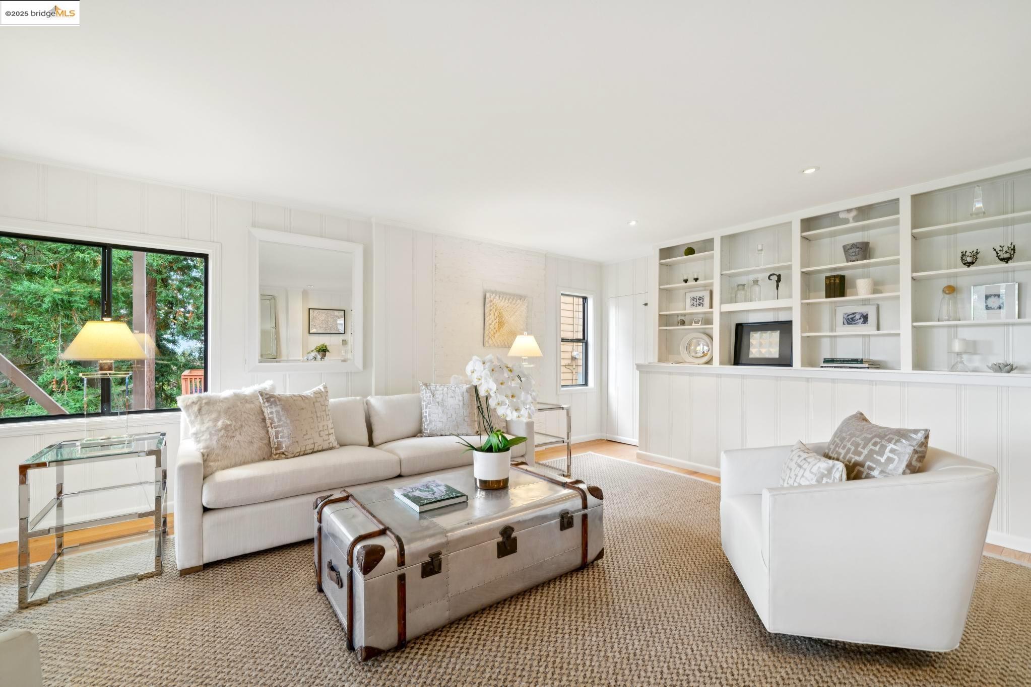 Detail Gallery Image 6 of 50 For 6258 Crown Ave, Oakland,  CA 94611 - 3 Beds | 3 Baths