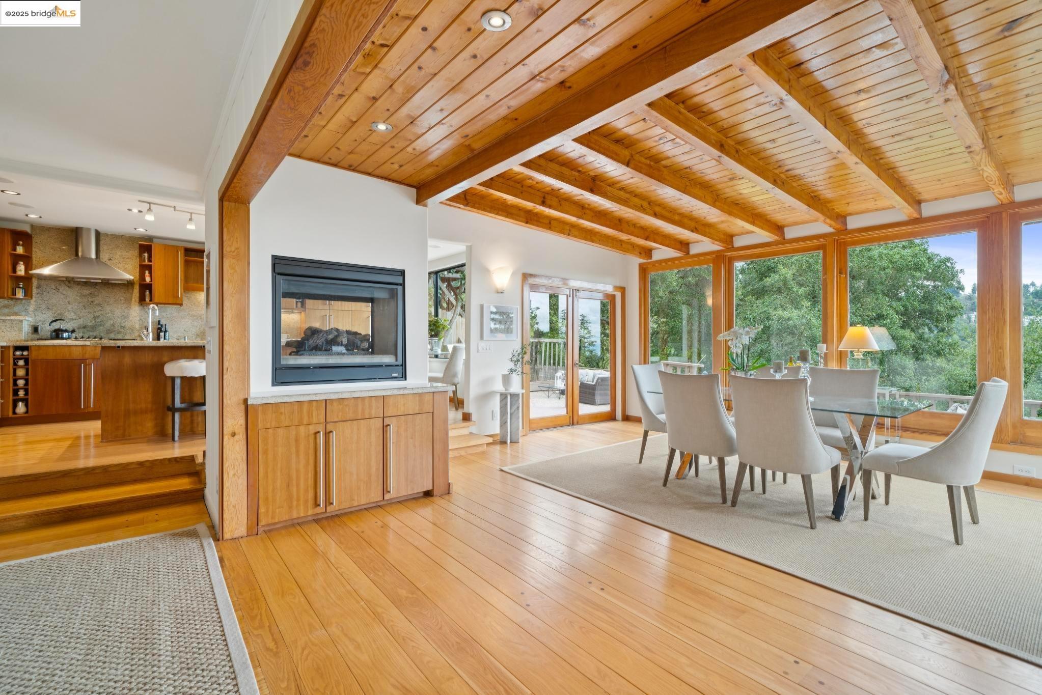 Detail Gallery Image 8 of 50 For 6258 Crown Ave, Oakland,  CA 94611 - 3 Beds | 3 Baths