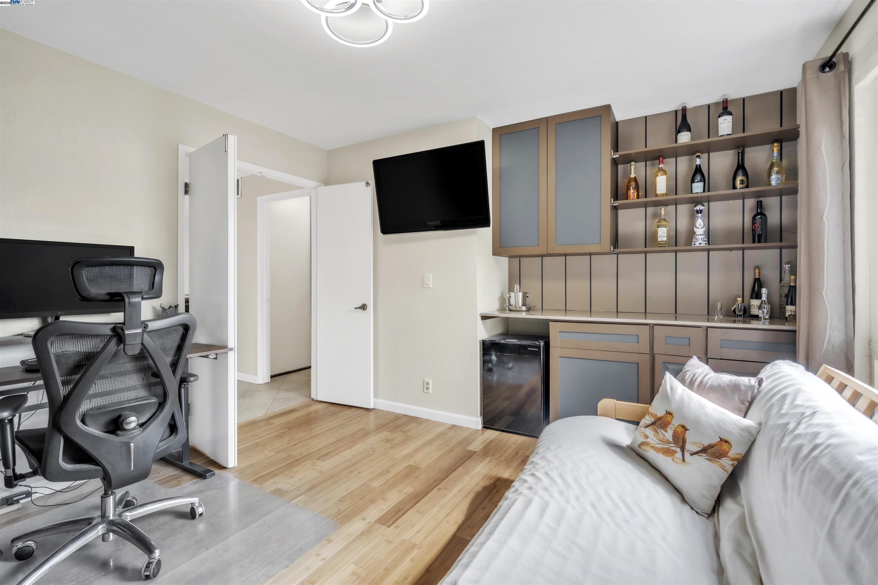 Detail Gallery Image 15 of 46 For 2380 Cabrillo Dr, Hayward,  CA 94545 - 4 Beds | 2/1 Baths