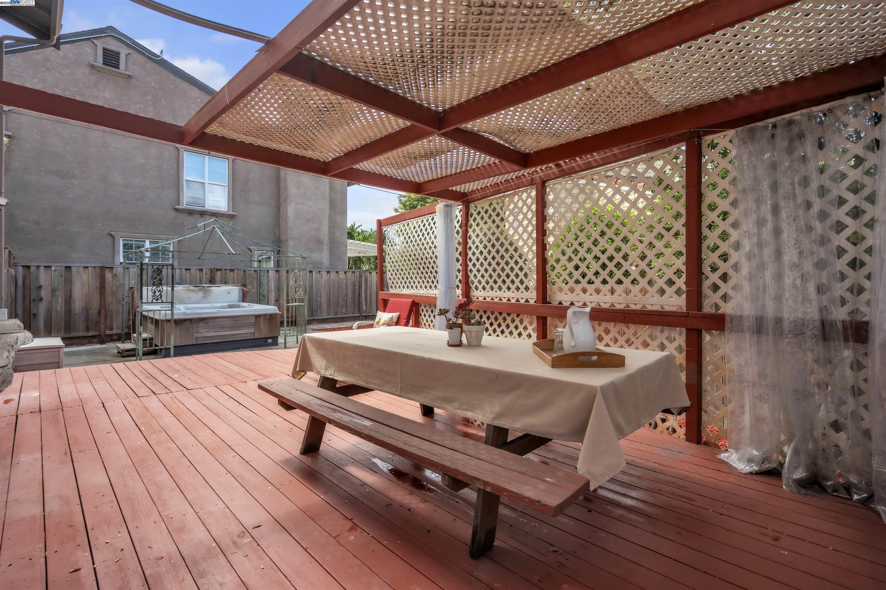 Detail Gallery Image 36 of 46 For 2380 Cabrillo Dr, Hayward,  CA 94545 - 4 Beds | 2/1 Baths