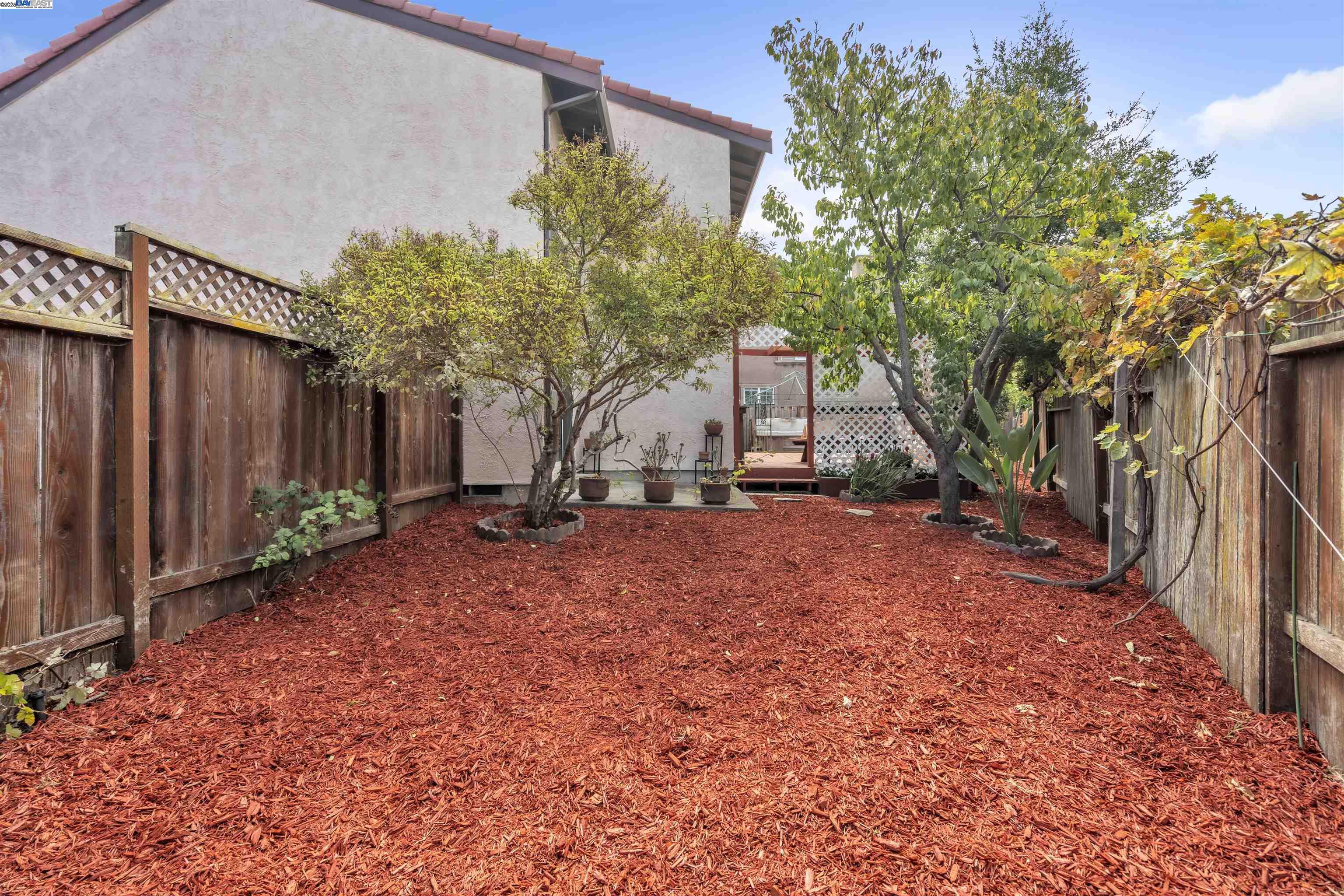 Detail Gallery Image 39 of 46 For 2380 Cabrillo Dr, Hayward,  CA 94545 - 4 Beds | 2/1 Baths