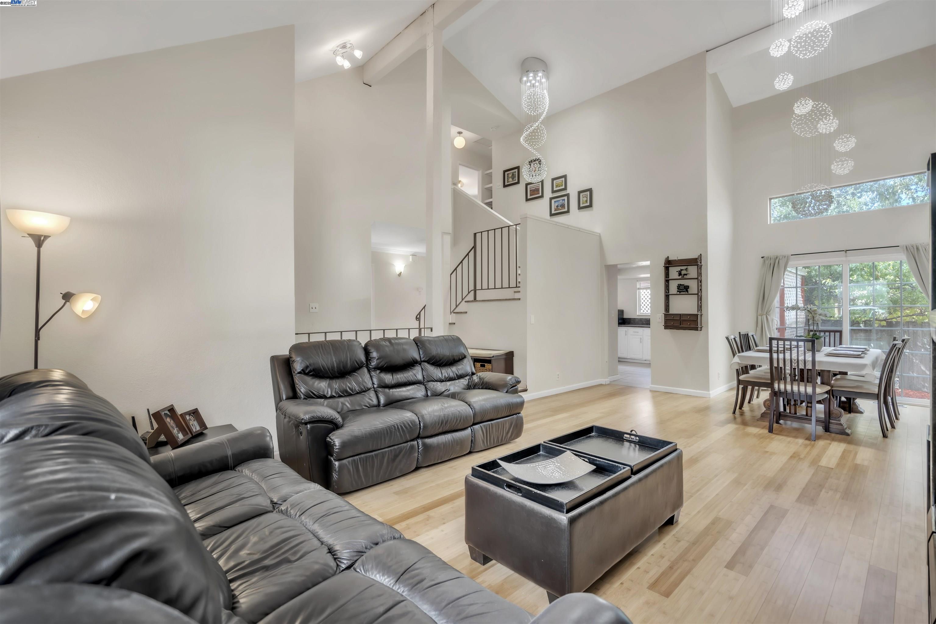 Detail Gallery Image 5 of 46 For 2380 Cabrillo Dr, Hayward,  CA 94545 - 4 Beds | 2/1 Baths