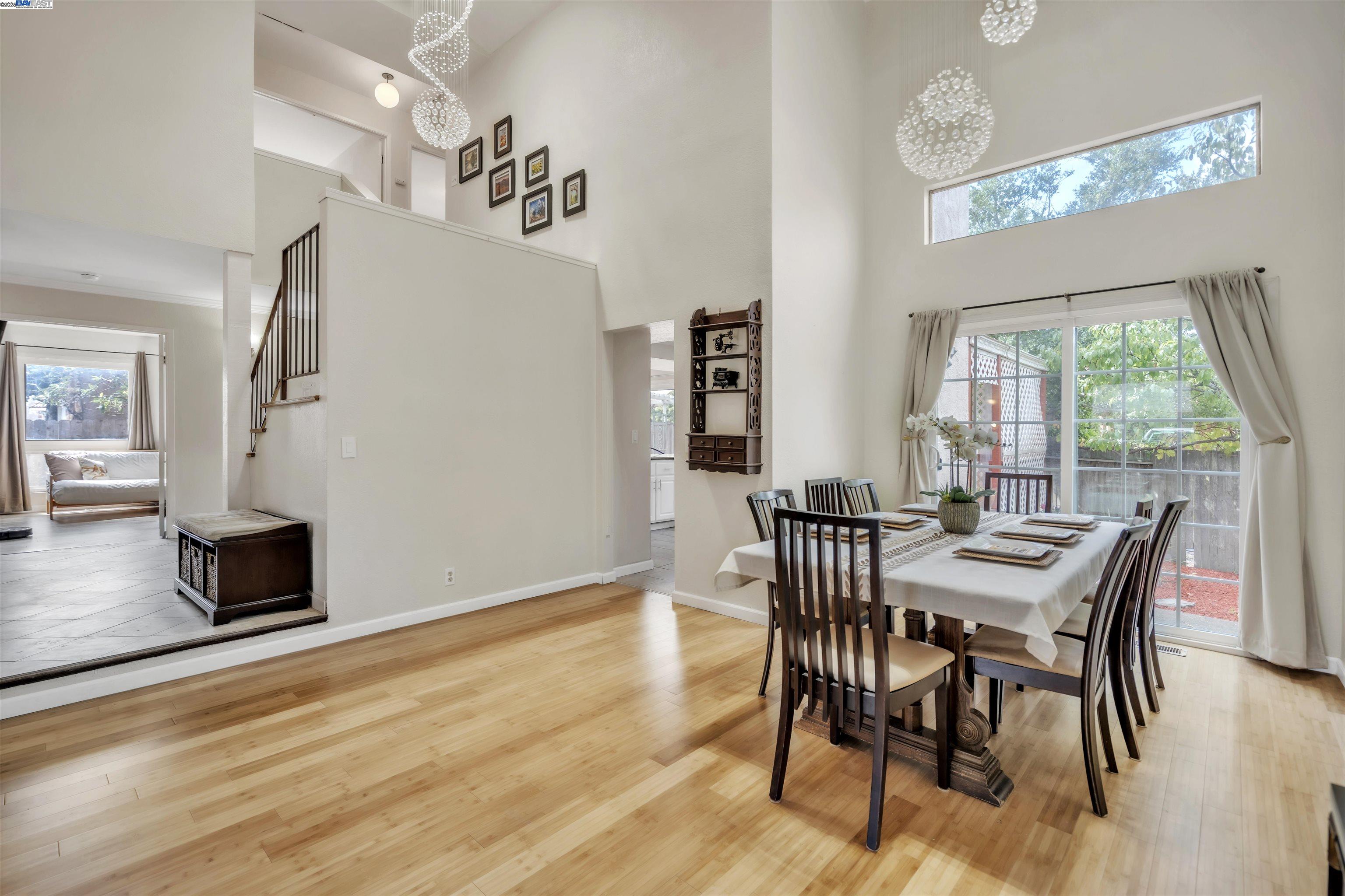 Detail Gallery Image 7 of 46 For 2380 Cabrillo Dr, Hayward,  CA 94545 - 4 Beds | 2/1 Baths