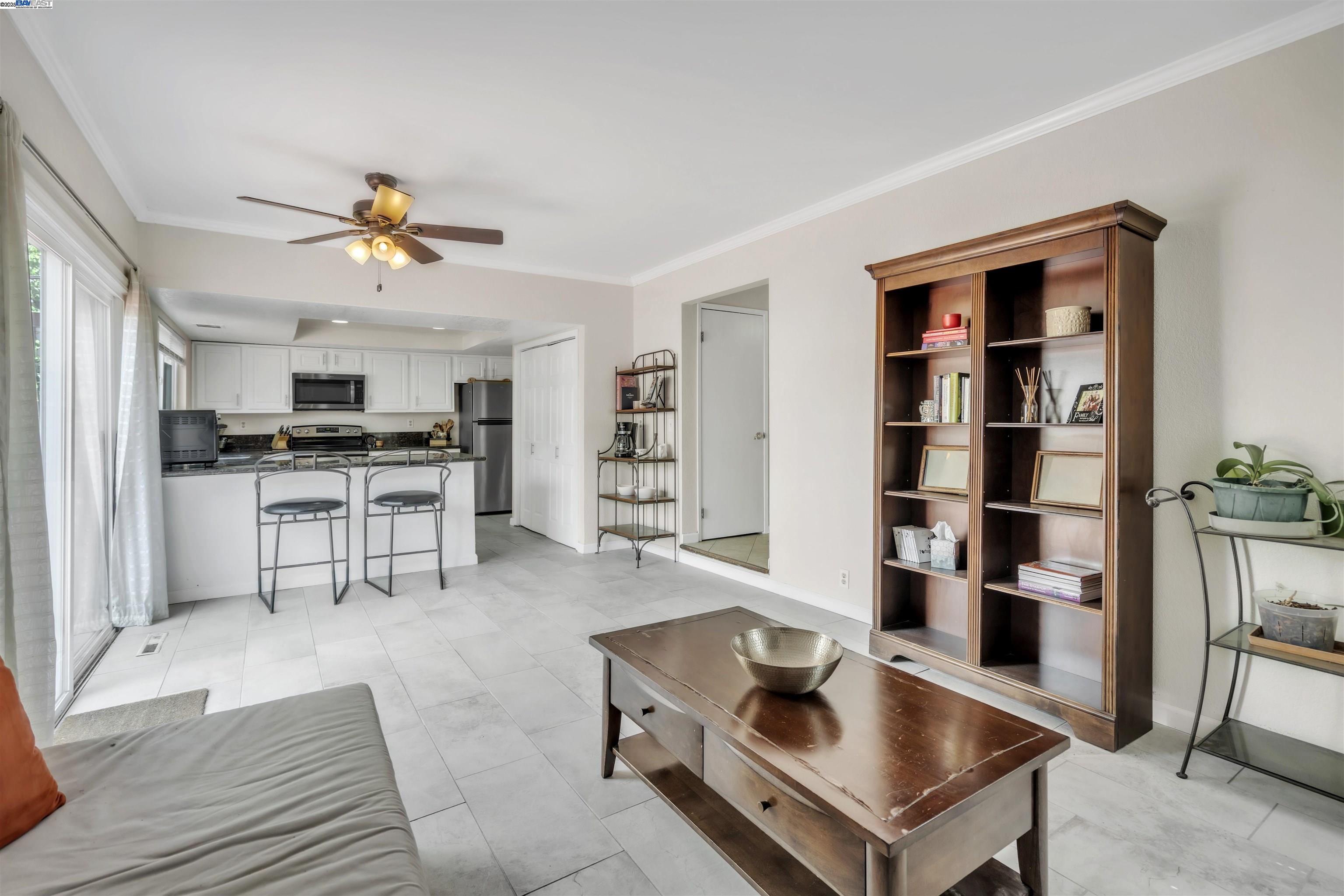 Detail Gallery Image 10 of 46 For 2380 Cabrillo Dr, Hayward,  CA 94545 - 4 Beds | 2/1 Baths
