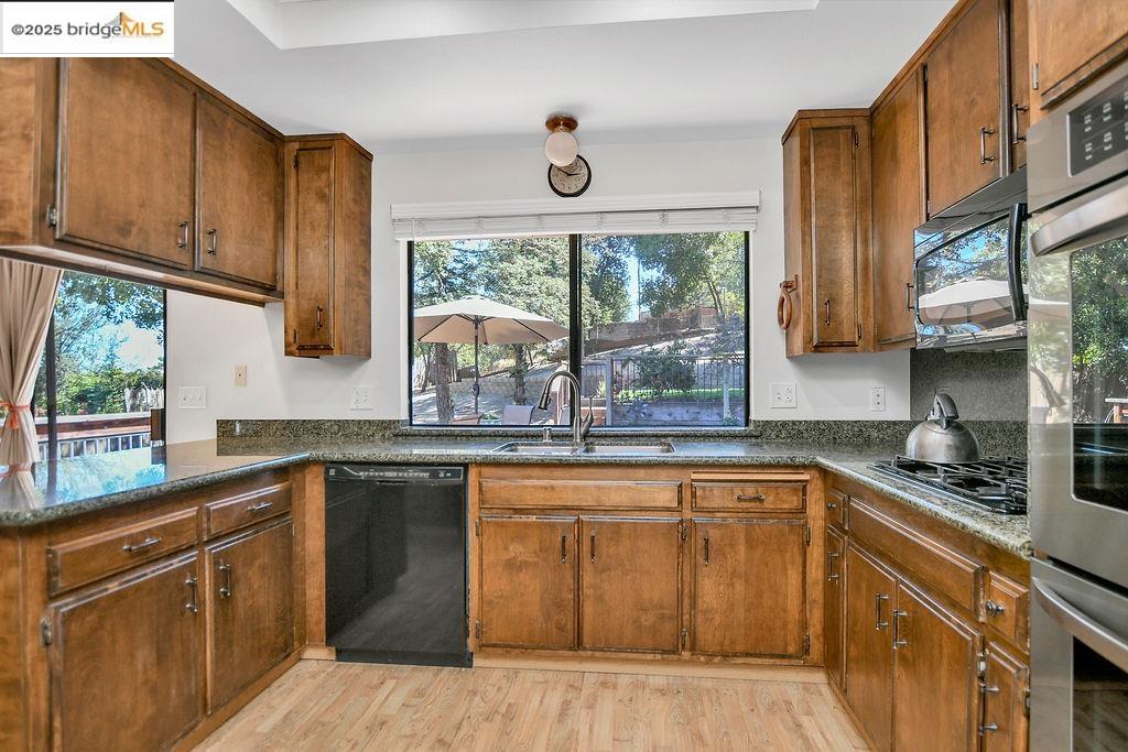 Detail Gallery Image 17 of 34 For 224 Hillside Road, Antioch,  CA 94509-4932 - 4 Beds | 2/1 Baths