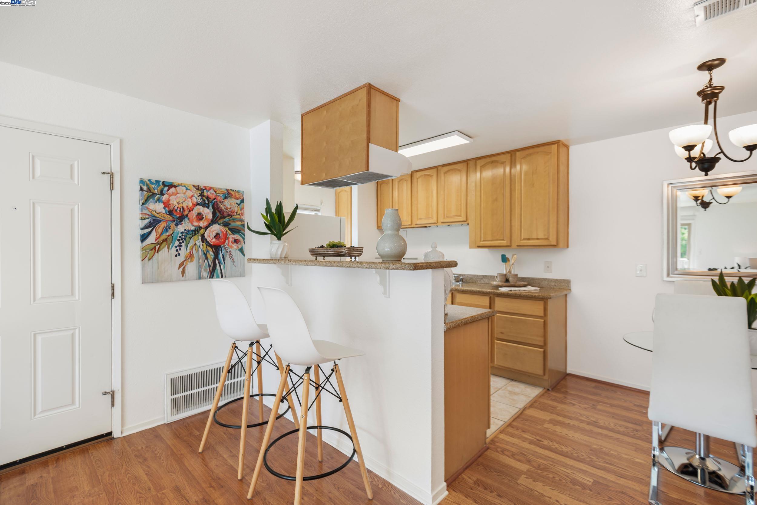Photo #8: 41111444 Listing: Photo #8