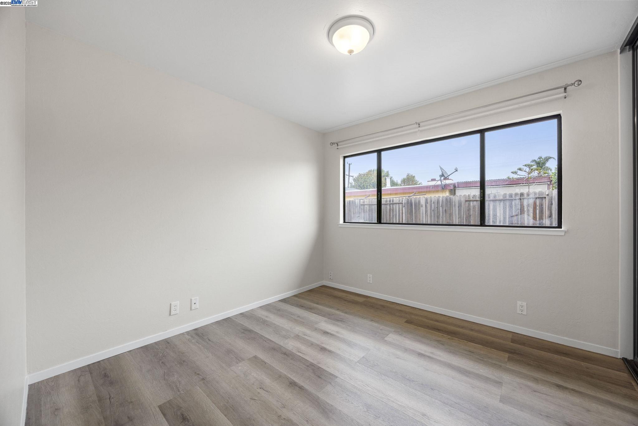Detail Gallery Image 13 of 31 For 24626 Willimet Way, Hayward,  CA 94544 - 3 Beds | 2 Baths