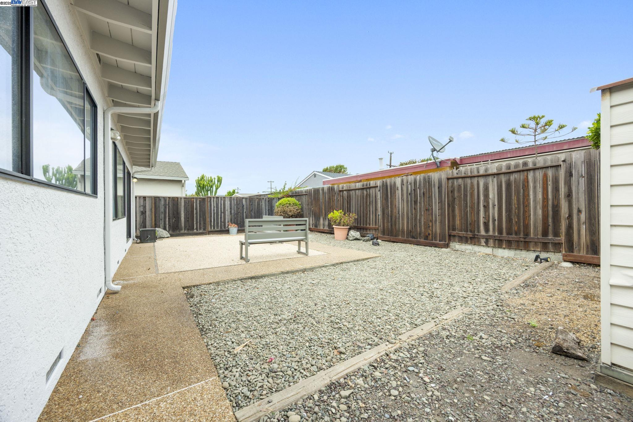 Detail Gallery Image 7 of 31 For 24626 Willimet Way, Hayward,  CA 94544 - 3 Beds | 2 Baths