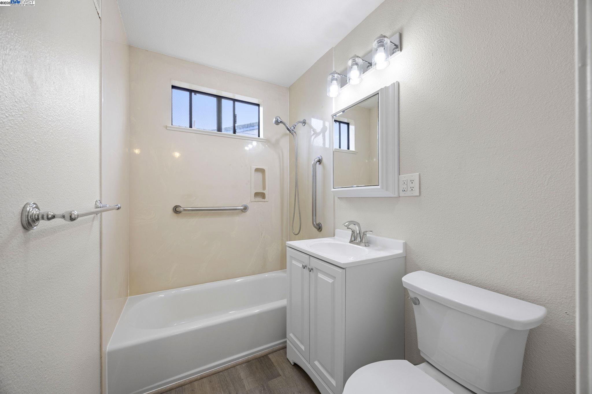 Detail Gallery Image 9 of 31 For 24626 Willimet Way, Hayward,  CA 94544 - 3 Beds | 2 Baths