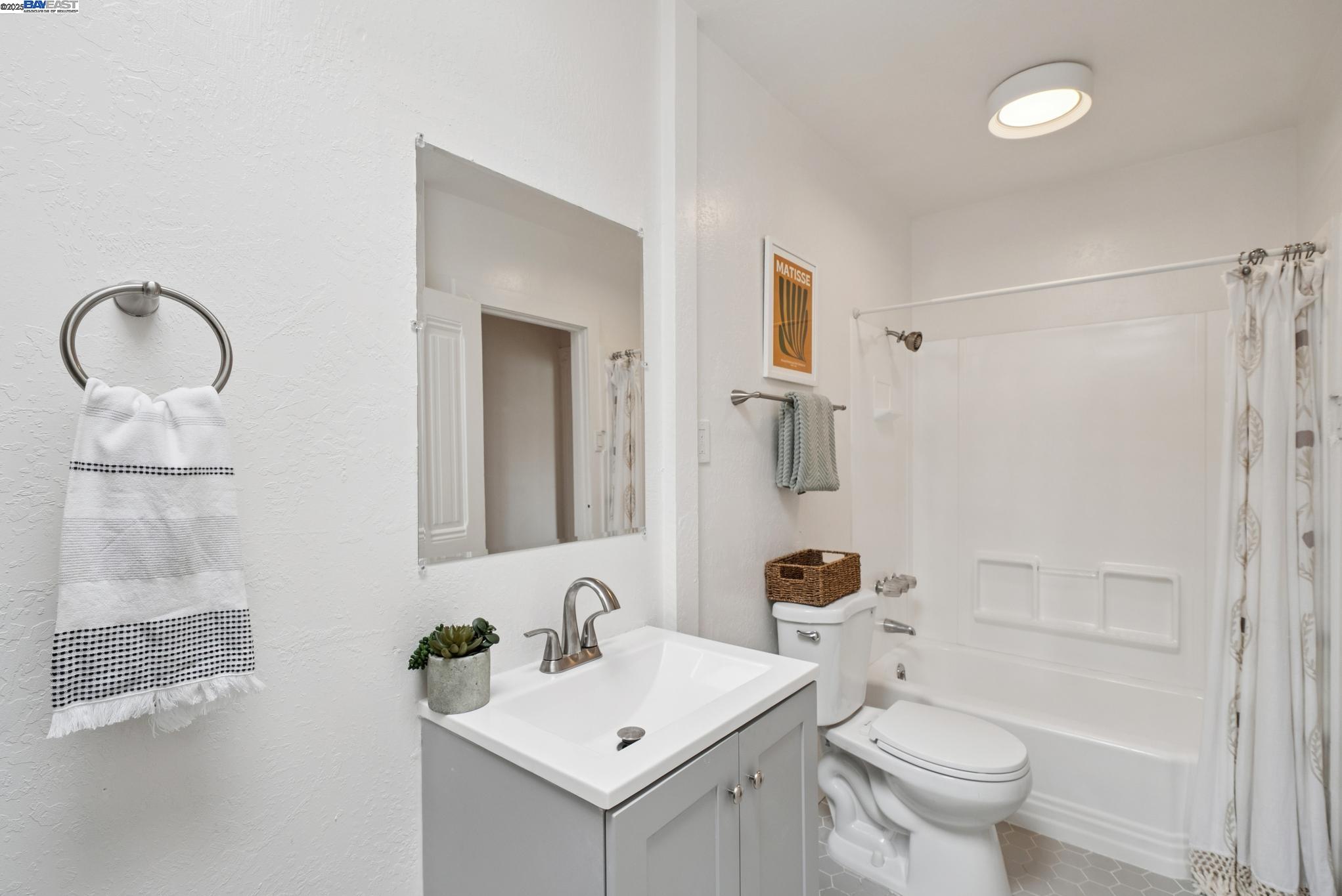Detail Gallery Image 21 of 36 For 1805 Eagle Ave, Alameda,  CA 94501 - – Beds | – Baths