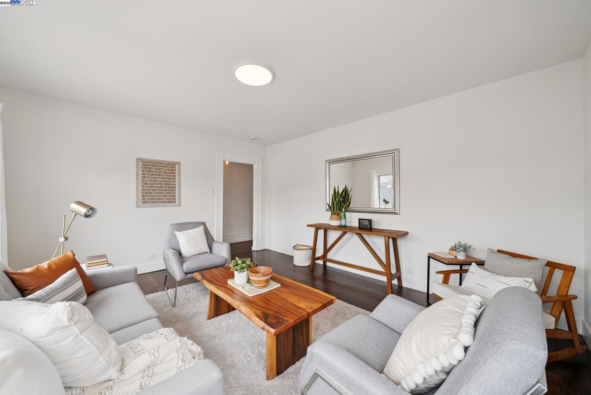 Detail Gallery Image 8 of 36 For 1805 Eagle Ave, Alameda,  CA 94501 - – Beds | – Baths