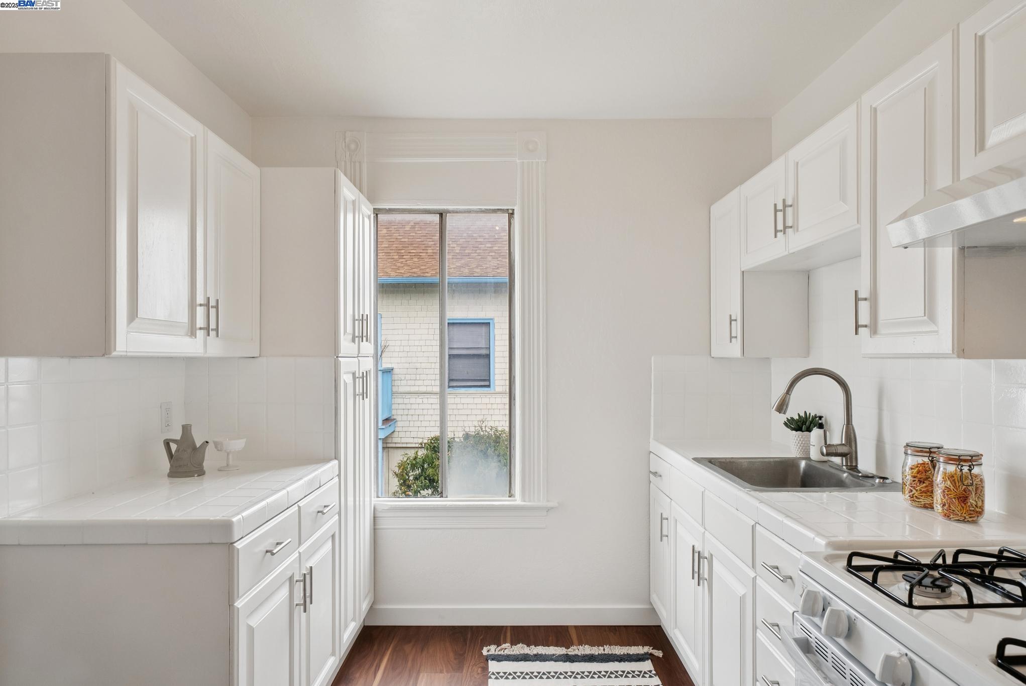 Detail Gallery Image 10 of 36 For 1805 Eagle Ave, Alameda,  CA 94501 - – Beds | – Baths