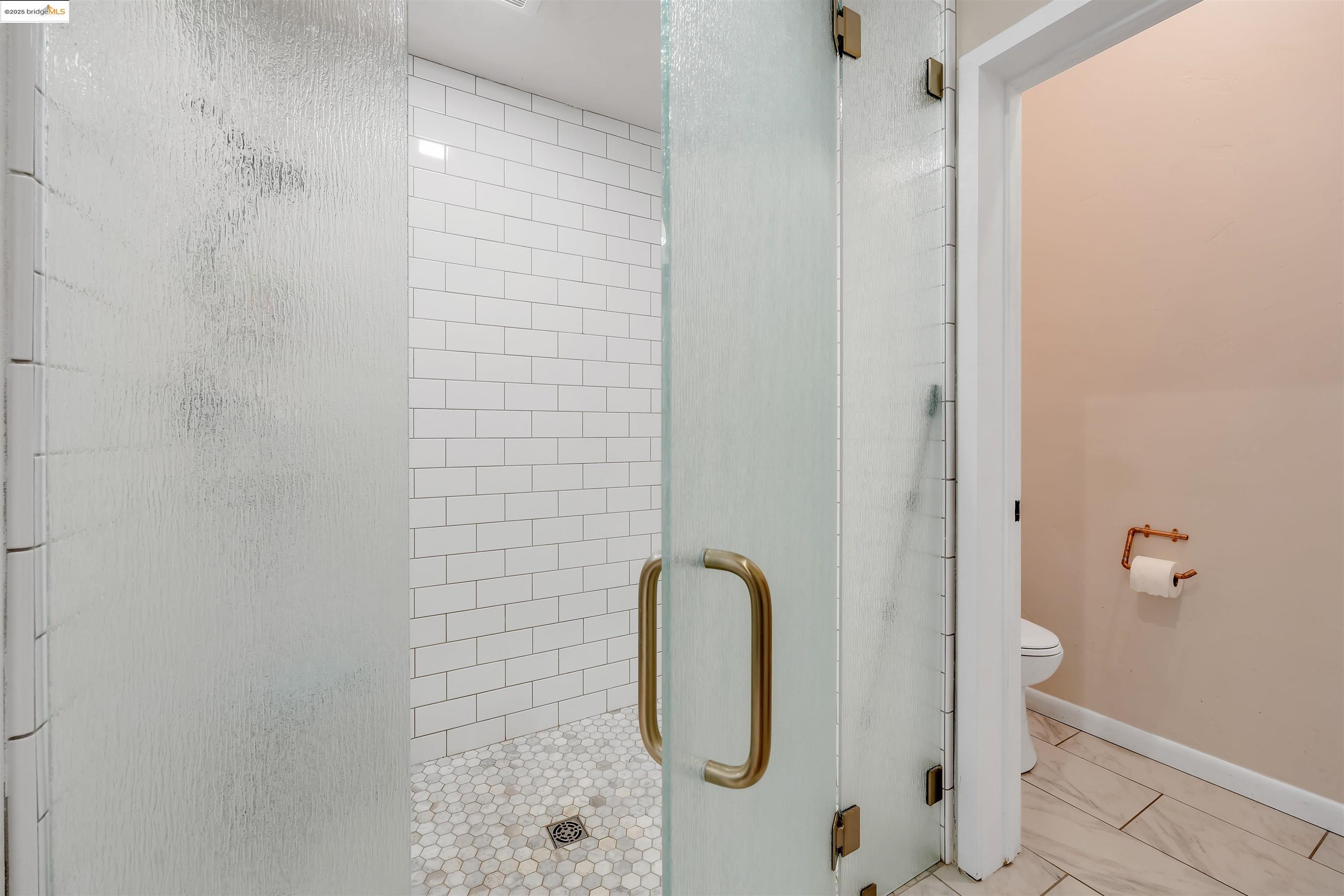 Detail Gallery Image 19 of 24 For 9935 Jackass Creek Rd, Groveland,  CA 95321 - 1 Beds | 2 Baths