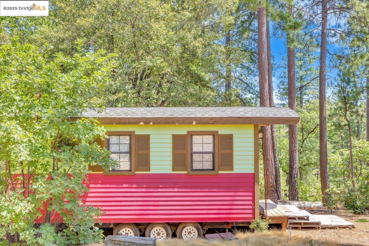 Detail Gallery Image 3 of 44 For 9935 Jackass Creek Rd, Groveland,  CA 95321 - 1 Beds | 2 Baths