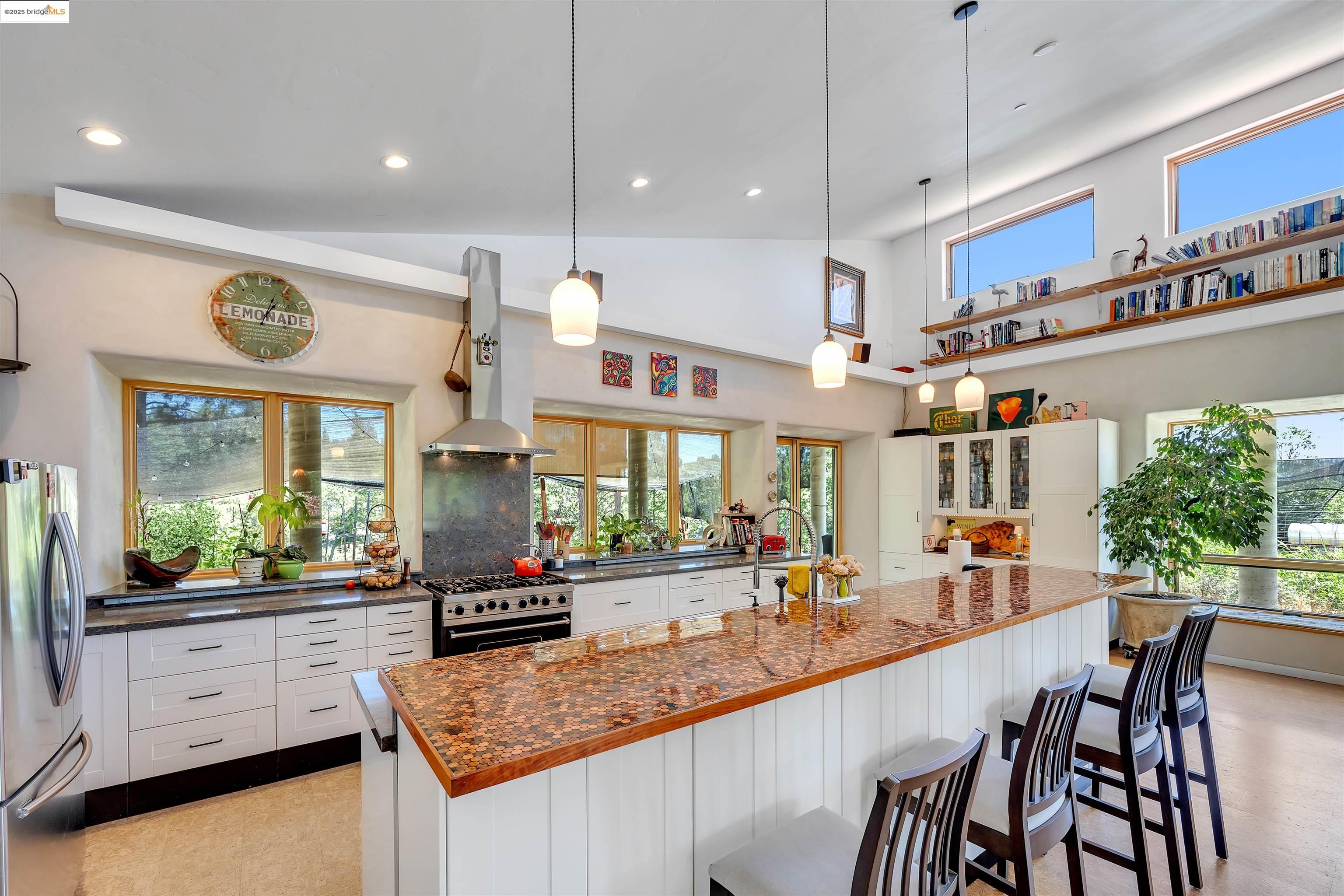 Detail Gallery Image 4 of 24 For 9935 Jackass Creek Rd, Groveland,  CA 95321 - 1 Beds | 2 Baths