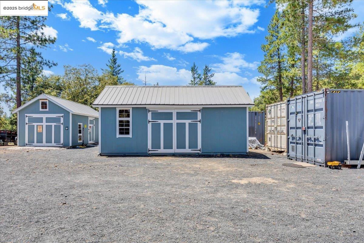 Detail Gallery Image 8 of 44 For 9935 Jackass Creek Rd, Groveland,  CA 95321 - 1 Beds | 2 Baths