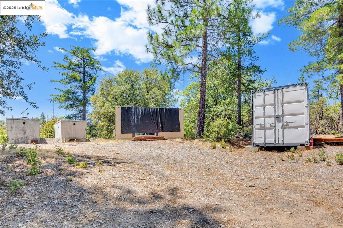 Detail Gallery Image 9 of 44 For 9935 Jackass Creek Rd, Groveland,  CA 95321 - 1 Beds | 2 Baths