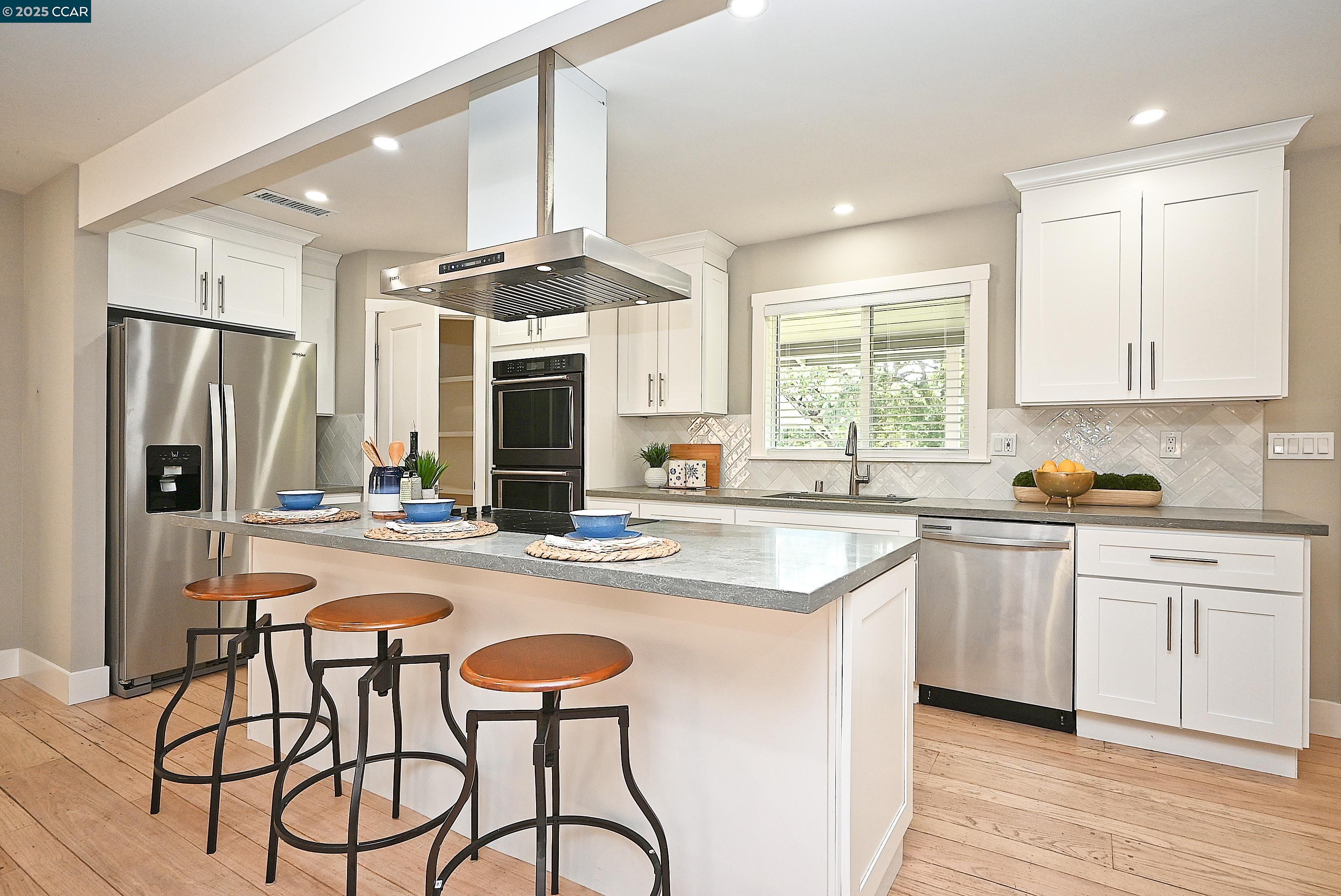 Detail Gallery Image 18 of 44 For 886 San Miguel Rd, Concord,  CA 94518 - 3 Beds | 2 Baths