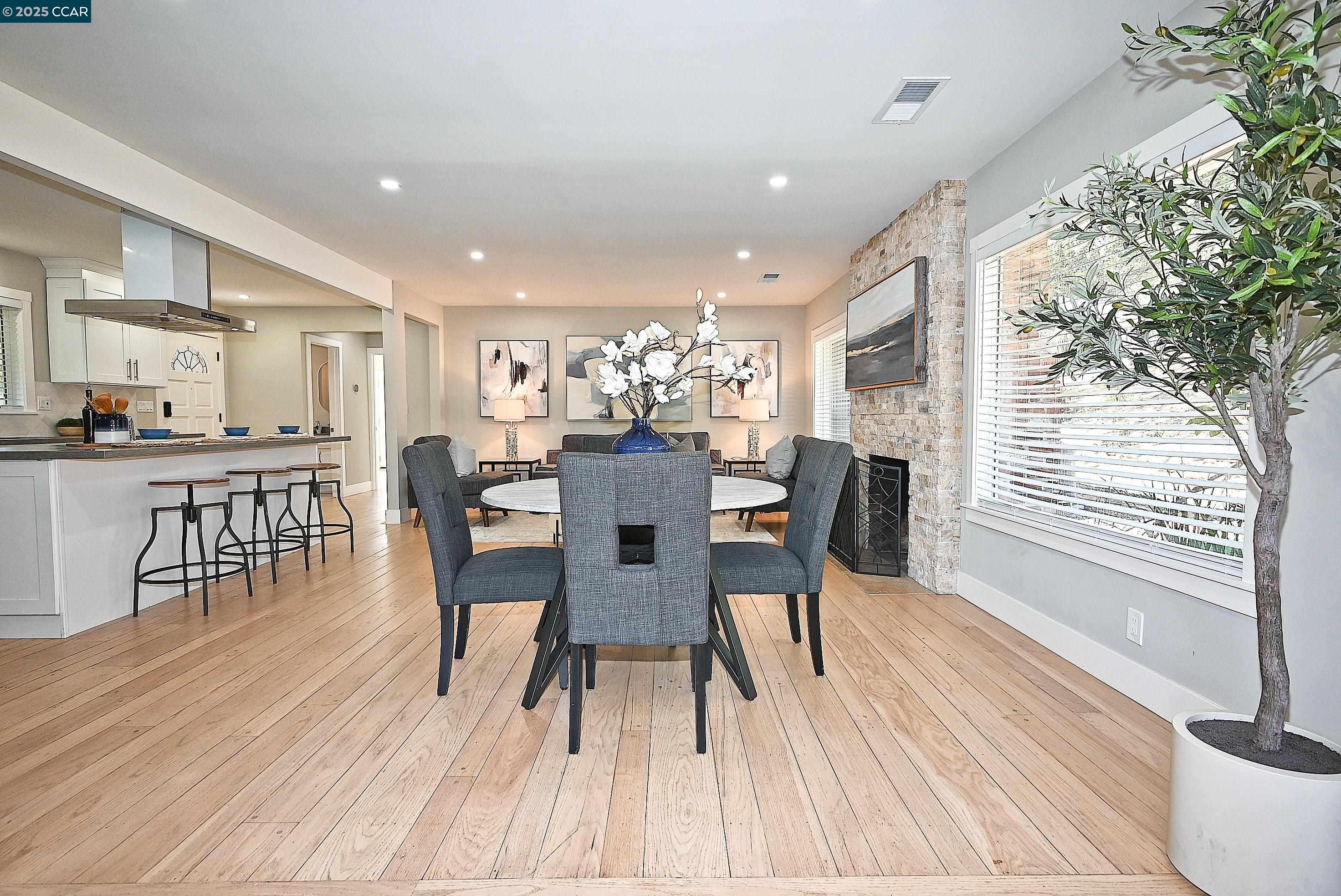 Detail Gallery Image 6 of 44 For 886 San Miguel Rd, Concord,  CA 94518 - 3 Beds | 2 Baths