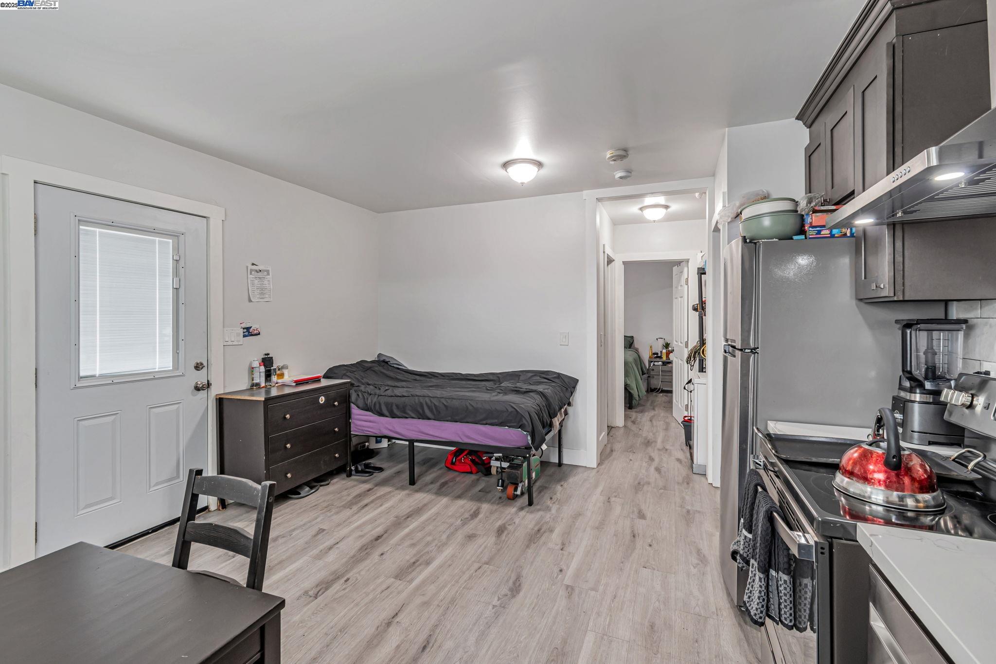 Detail Gallery Image 15 of 38 For 5444 Bancroft, Oakland,  CA 94601 - 4 Beds | 3 Baths