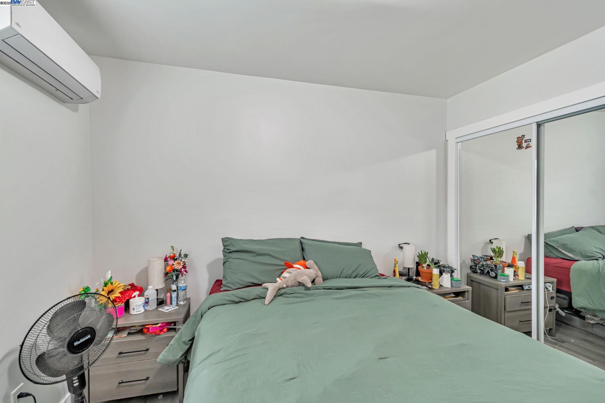 Detail Gallery Image 20 of 38 For 5444 Bancroft, Oakland,  CA 94601 - 4 Beds | 3 Baths
