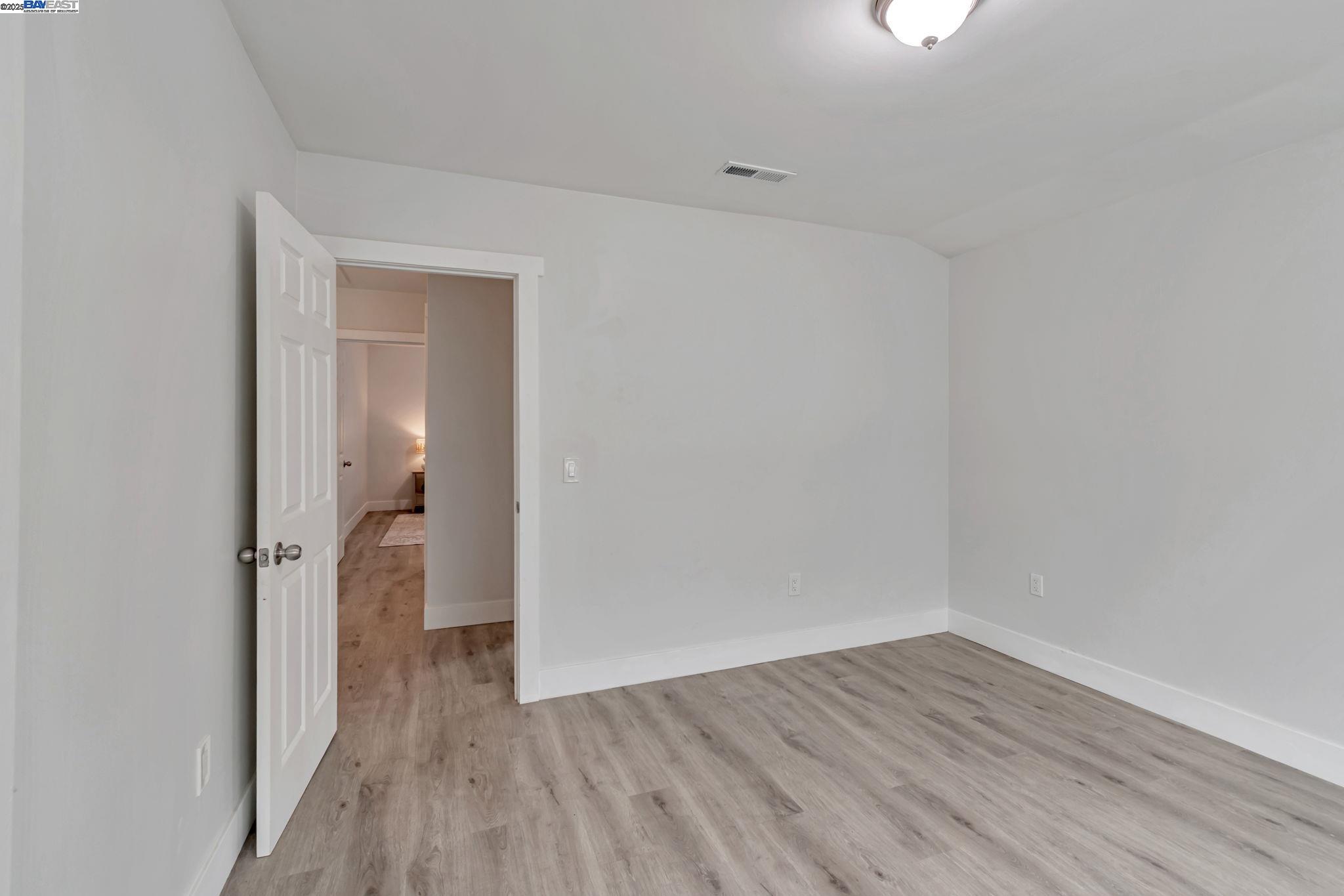 Detail Gallery Image 26 of 38 For 5444 Bancroft, Oakland,  CA 94601 - 4 Beds | 3 Baths