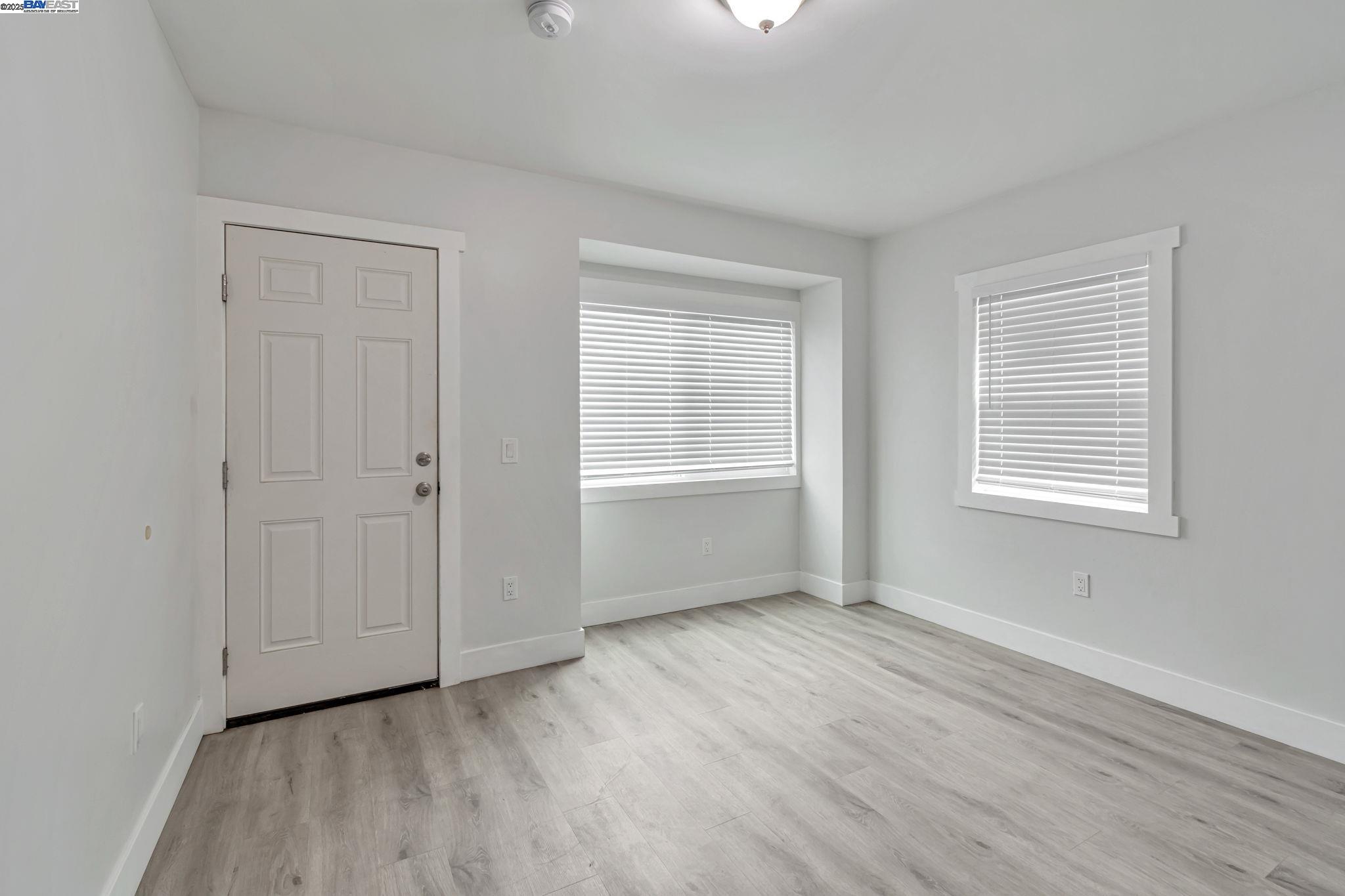 Detail Gallery Image 27 of 38 For 5444 Bancroft, Oakland,  CA 94601 - 4 Beds | 3 Baths