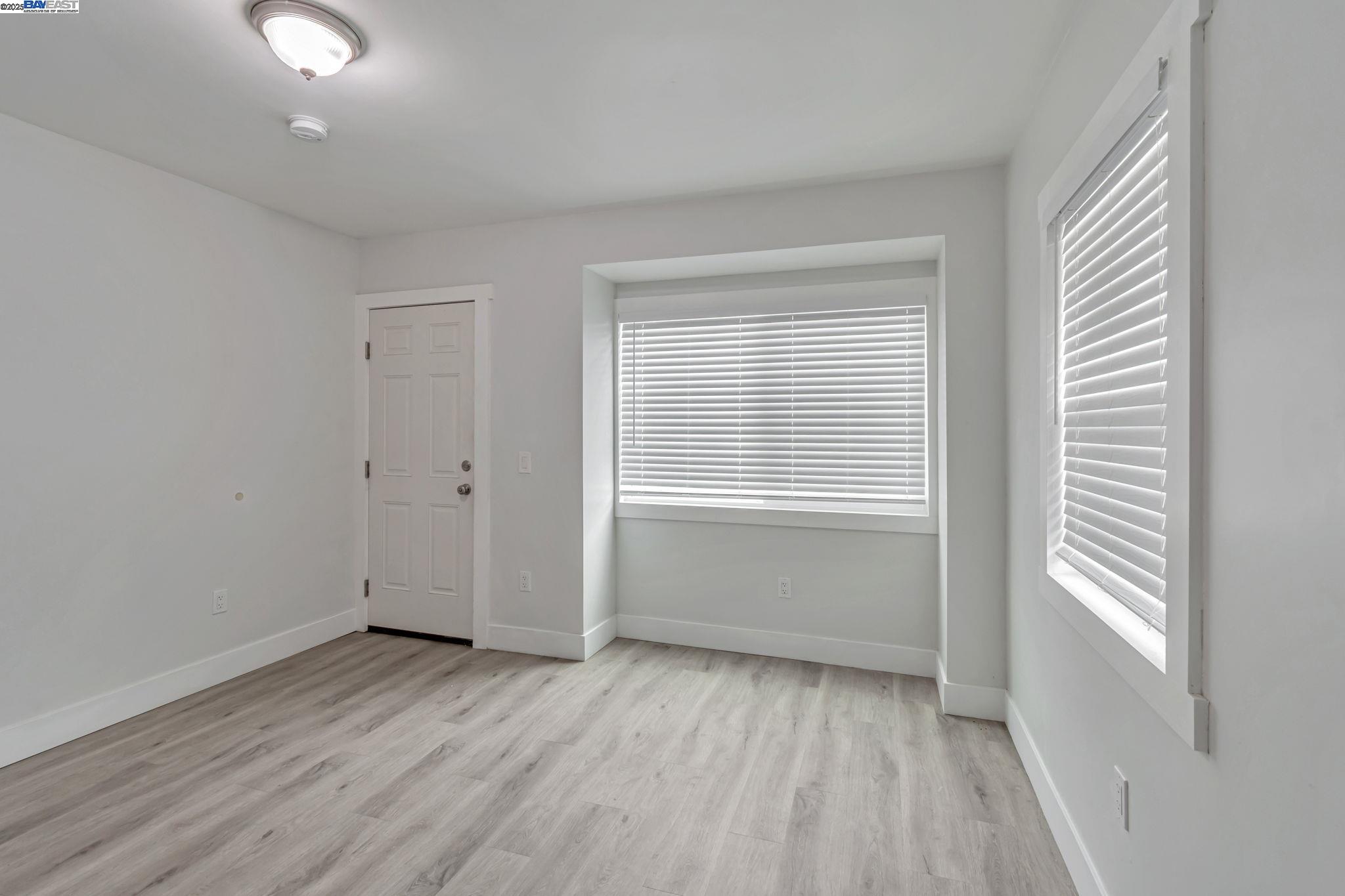 Detail Gallery Image 28 of 38 For 5444 Bancroft, Oakland,  CA 94601 - 4 Beds | 3 Baths