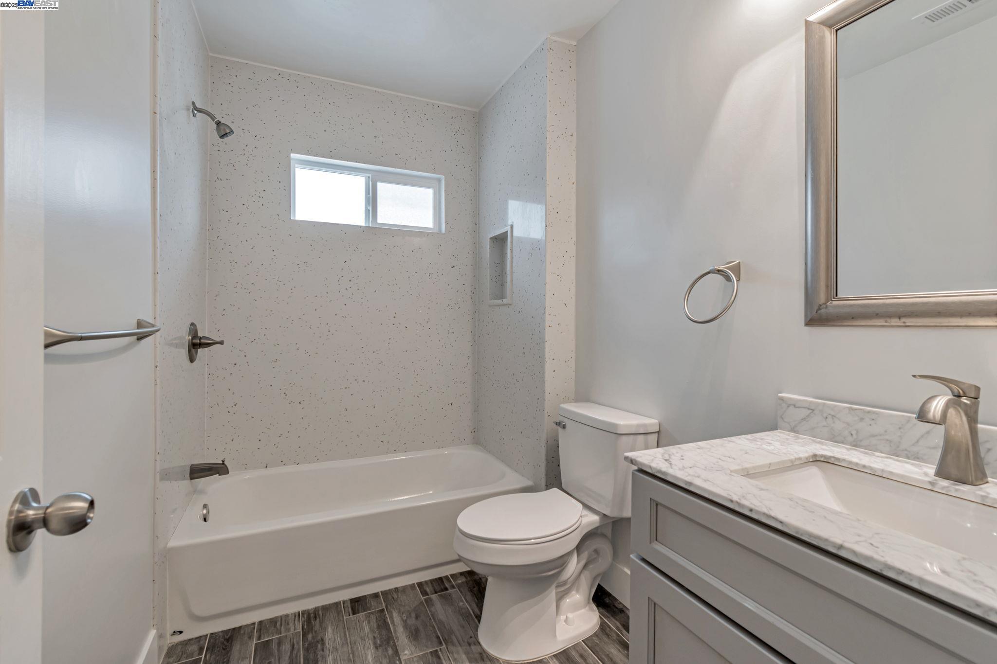 Detail Gallery Image 30 of 38 For 5444 Bancroft, Oakland,  CA 94601 - 4 Beds | 3 Baths