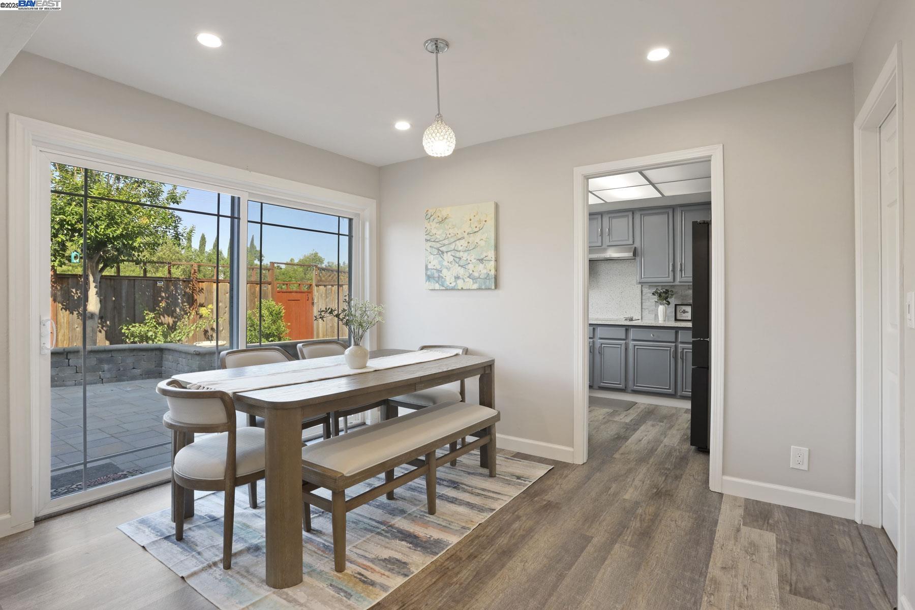 Detail Gallery Image 9 of 49 For 10034 Foxboro Cir, San Ramon,  CA 94583 - 3 Beds | 2 Baths