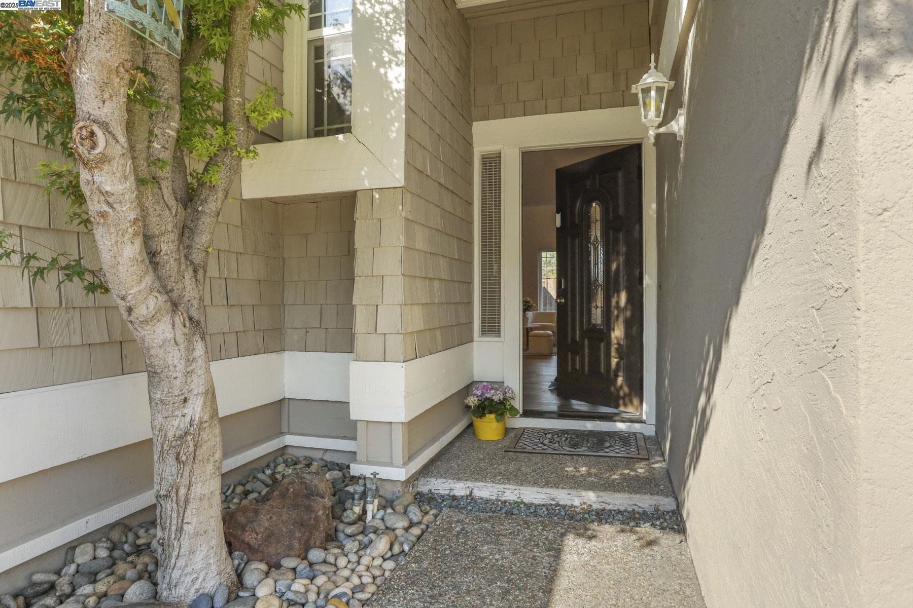 Detail Gallery Image 3 of 49 For 10034 Foxboro Cir, San Ramon,  CA 94583 - 3 Beds | 2 Baths