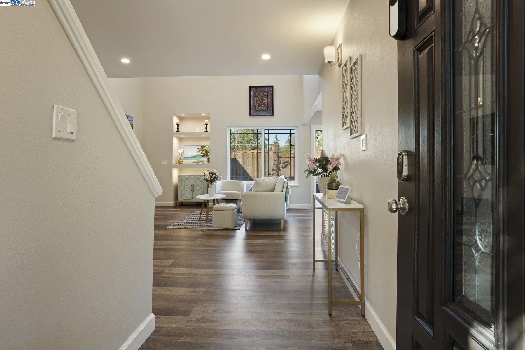 Detail Gallery Image 4 of 49 For 10034 Foxboro Cir, San Ramon,  CA 94583 - 3 Beds | 2 Baths