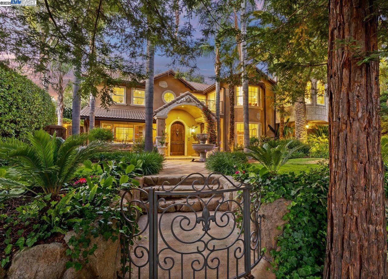 Detail Gallery Image 5 of 60 For 107 Verde Mesa Dr, Danville,  CA 94526 - 5 Beds | 4/1 Baths