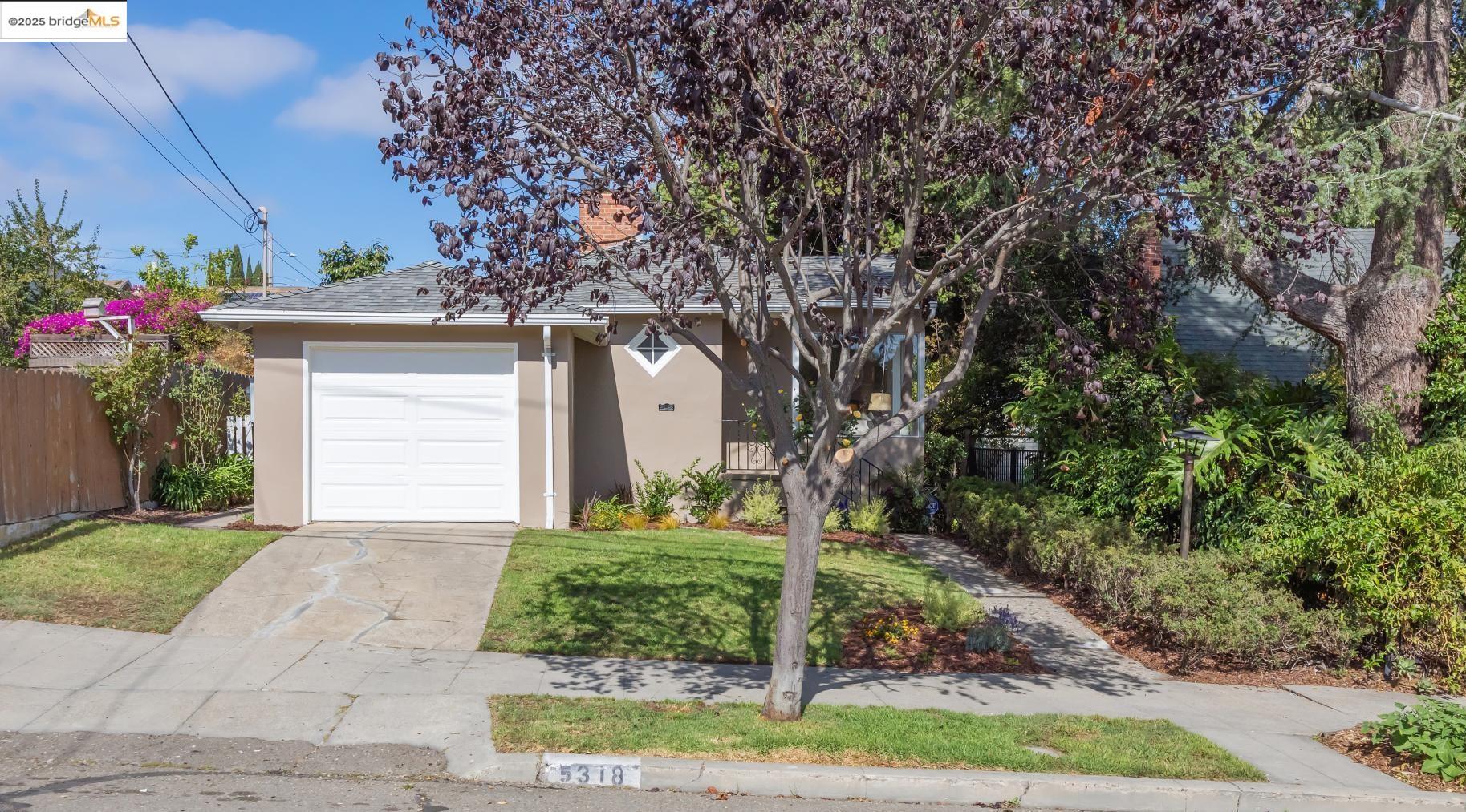 Detail Gallery Image 2 of 46 For 5318 Fleming Avenue, Oakland,  CA 94619 - 2 Beds | 1 Baths