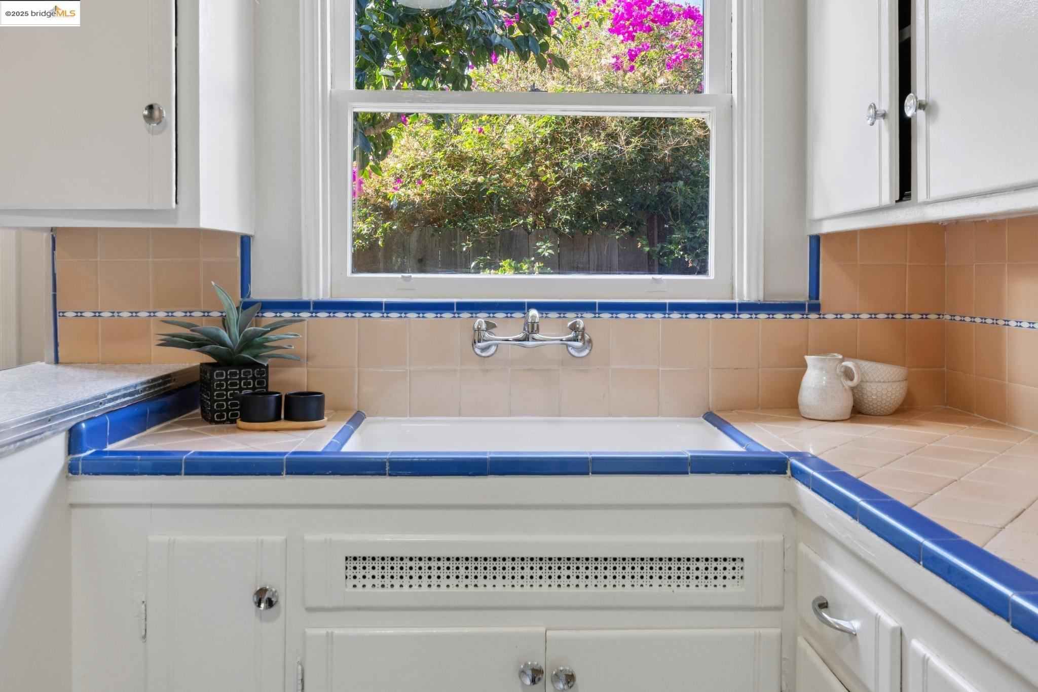 Detail Gallery Image 22 of 46 For 5318 Fleming Avenue, Oakland,  CA 94619 - 2 Beds | 1 Baths