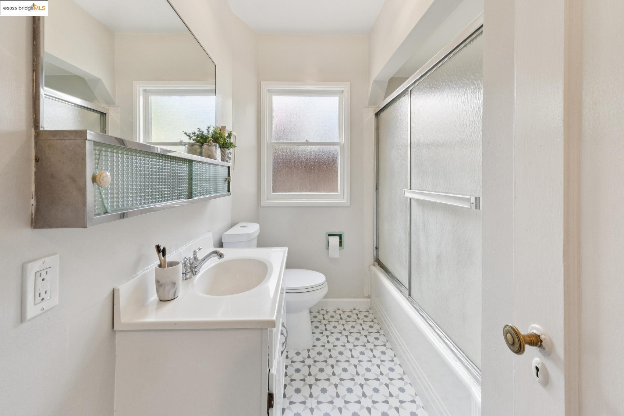Detail Gallery Image 26 of 46 For 5318 Fleming Avenue, Oakland,  CA 94619 - 2 Beds | 1 Baths
