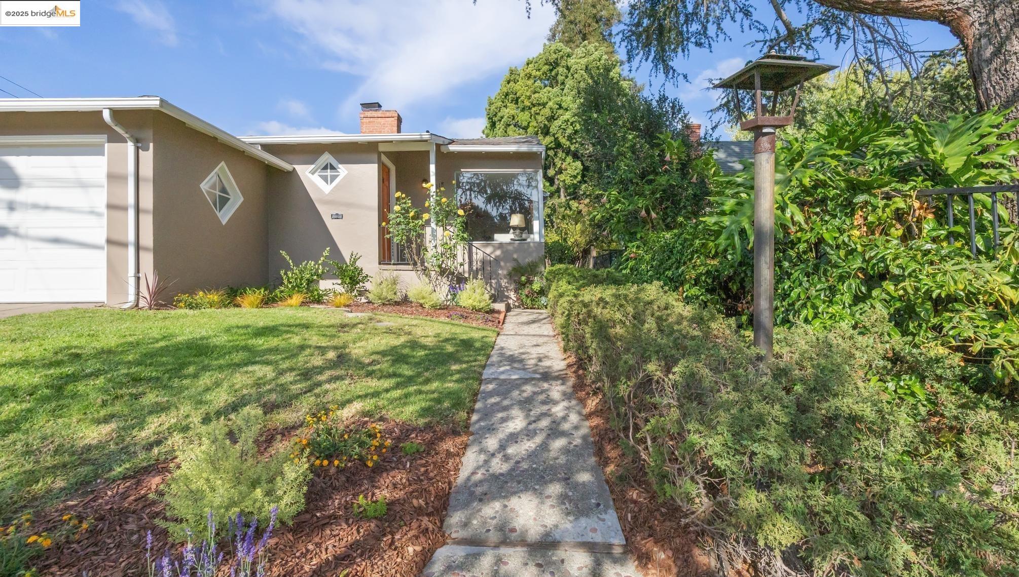 Detail Gallery Image 4 of 46 For 5318 Fleming Avenue, Oakland,  CA 94619 - 2 Beds | 1 Baths
