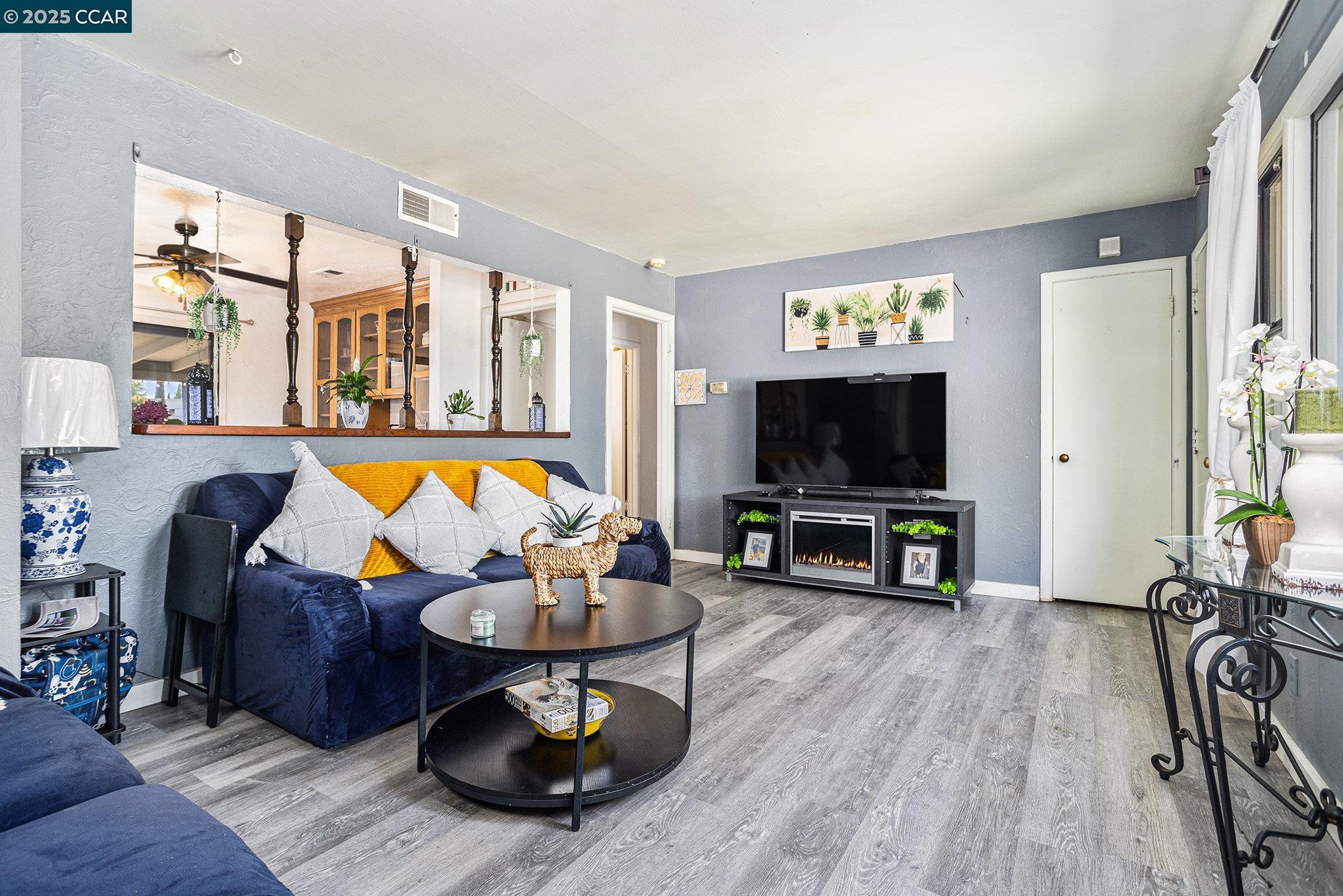 Detail Gallery Image 4 of 21 For 5140 Balfour Road, Brentwood,  CA 94513 - 3 Beds | 1 Baths