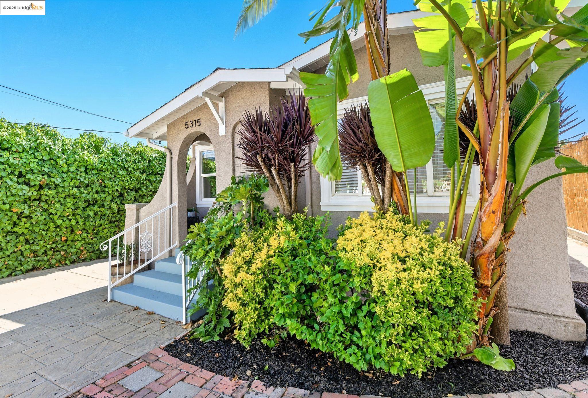 Detail Gallery Image 2 of 35 For 5315 Camden St, Oakland,  CA 94619 - 2 Beds | 1 Baths
