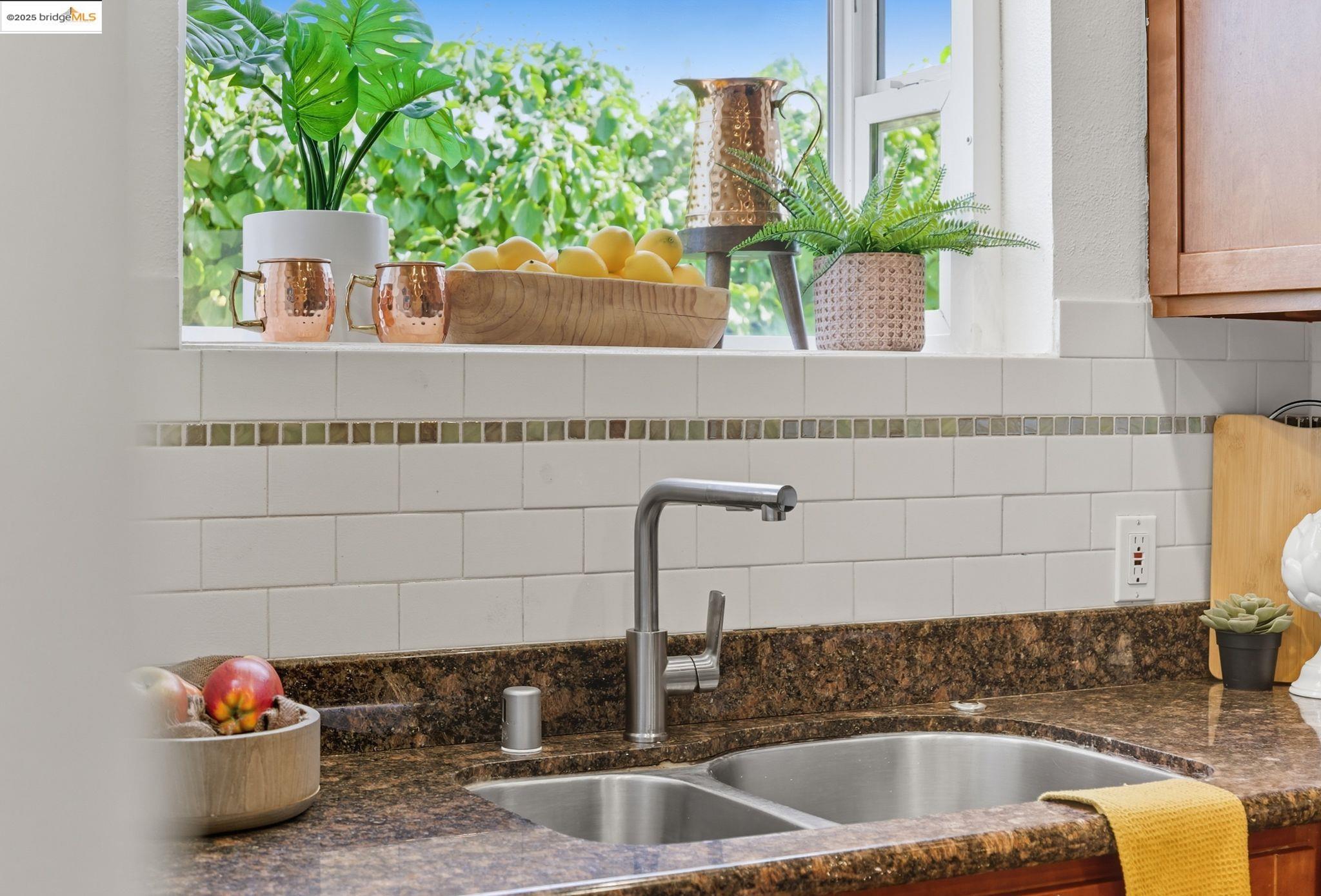 Detail Gallery Image 12 of 35 For 5315 Camden St, Oakland,  CA 94619 - 2 Beds | 1 Baths