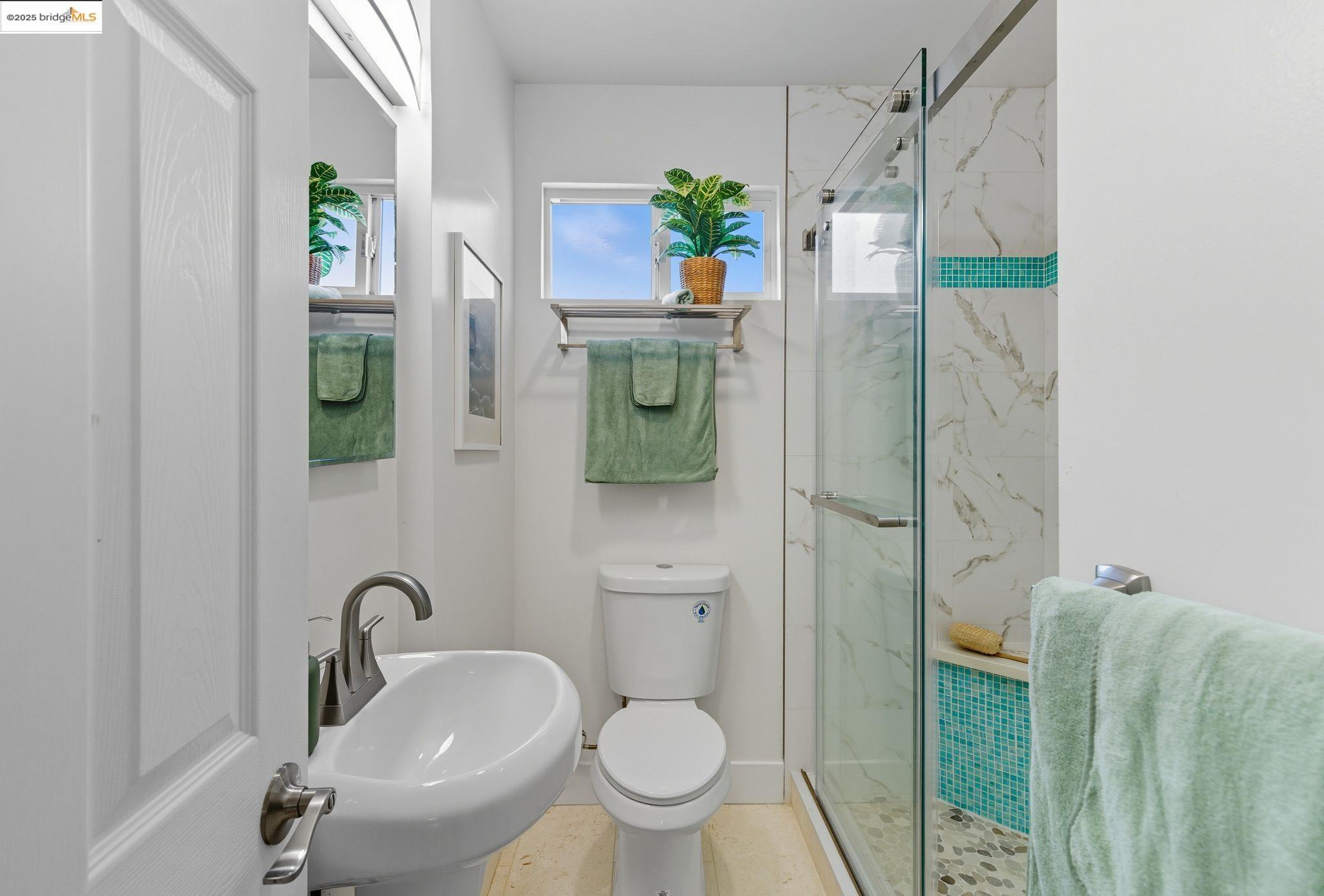 Detail Gallery Image 21 of 35 For 5315 Camden St, Oakland,  CA 94619 - 2 Beds | 1 Baths