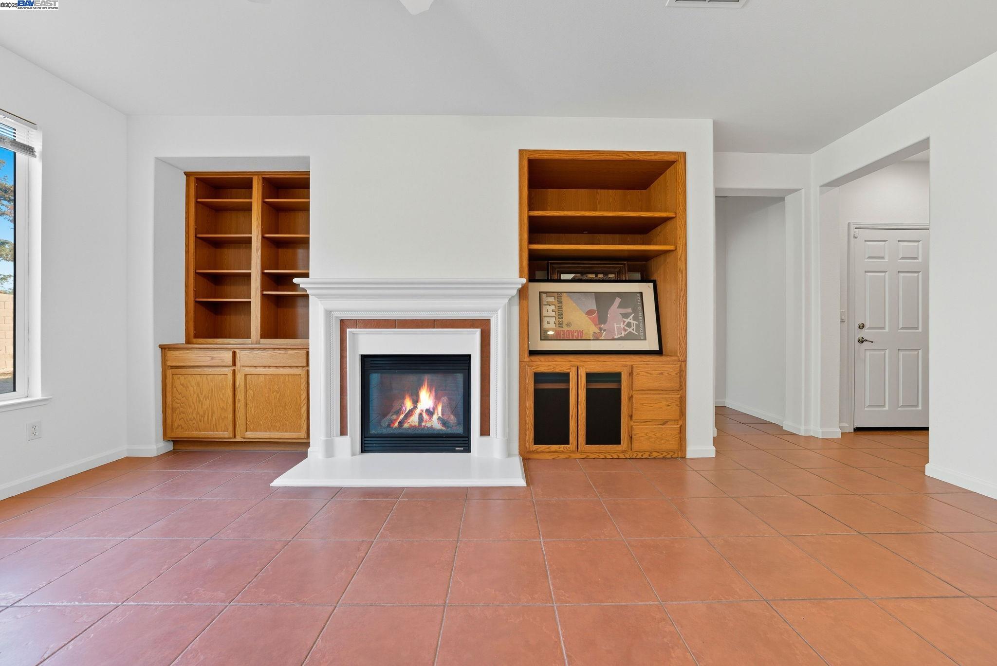 Detail Gallery Image 13 of 49 For 775 Sweetwood Ln, Patterson,  CA 95363 - 5 Beds | 3/1 Baths