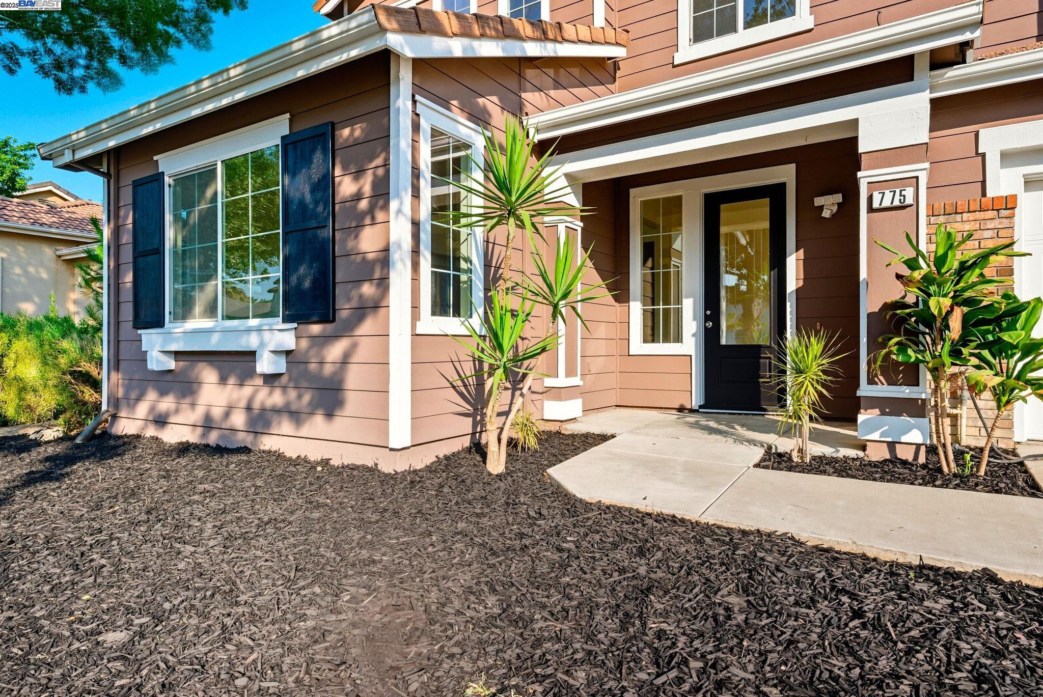 Detail Gallery Image 3 of 49 For 775 Sweetwood Ln, Patterson,  CA 95363 - 5 Beds | 3/1 Baths