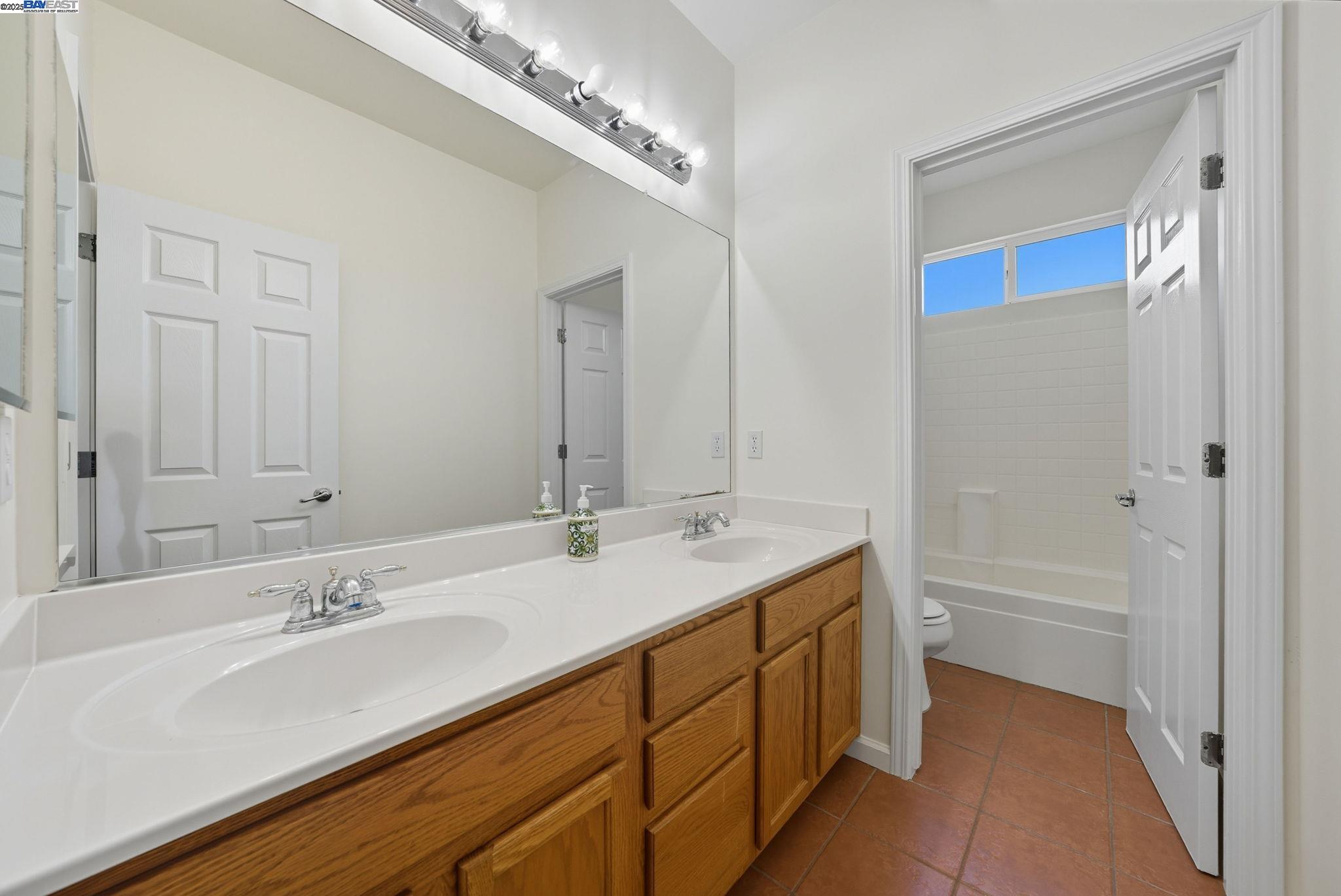 Detail Gallery Image 31 of 49 For 775 Sweetwood Ln, Patterson,  CA 95363 - 5 Beds | 3/1 Baths