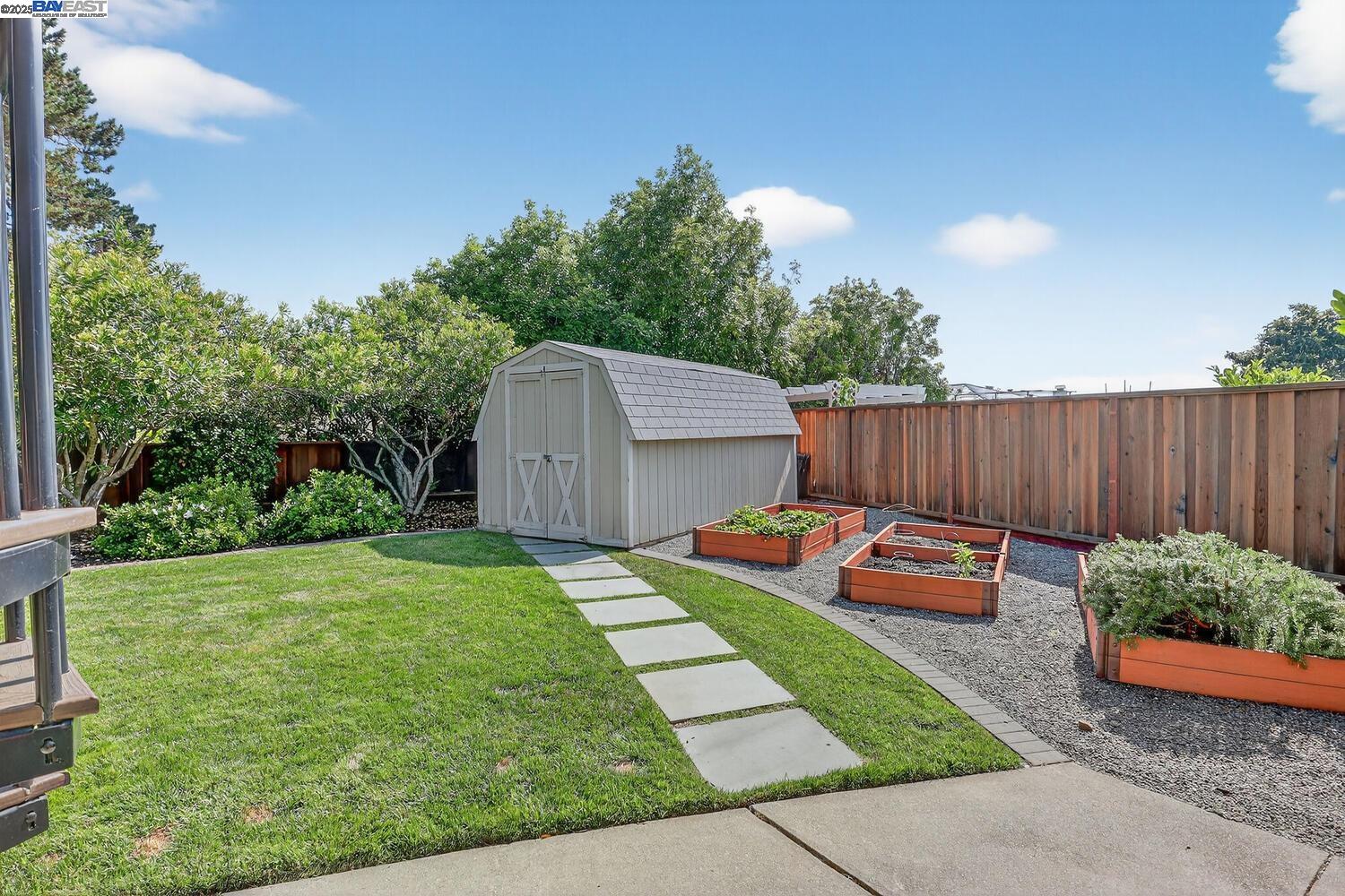 Detail Gallery Image 38 of 45 For 3274 Red Leaf Ct, Hayward,  CA 94542 - 5 Beds | 3 Baths