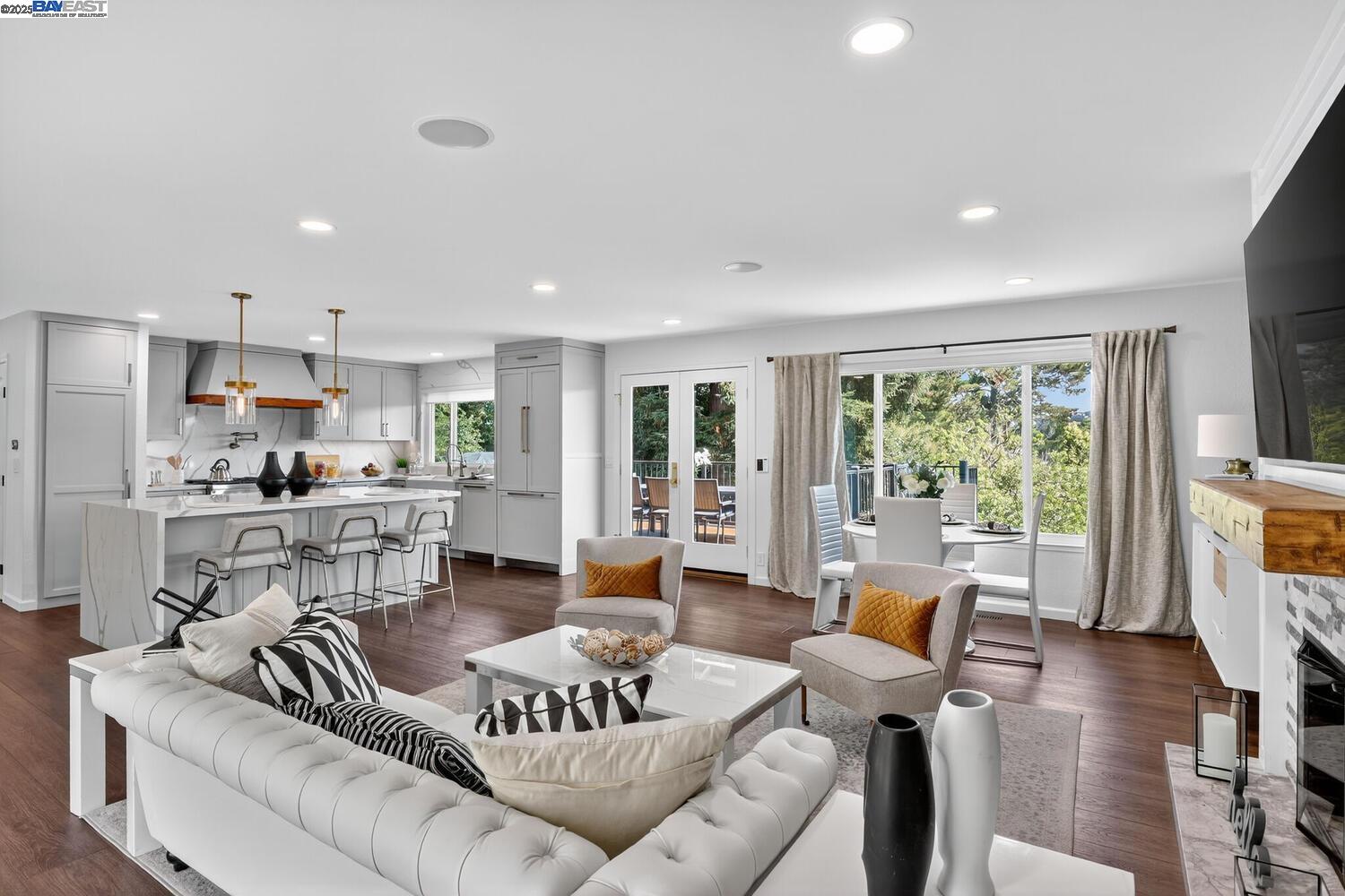 Detail Gallery Image 5 of 45 For 3274 Red Leaf Ct, Hayward,  CA 94542 - 5 Beds | 3 Baths