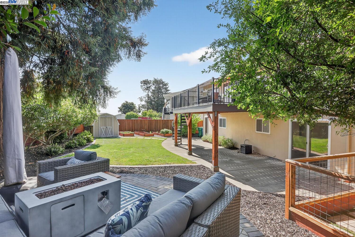 Detail Gallery Image 41 of 45 For 3274 Red Leaf Ct, Hayward,  CA 94542 - 5 Beds | 3 Baths