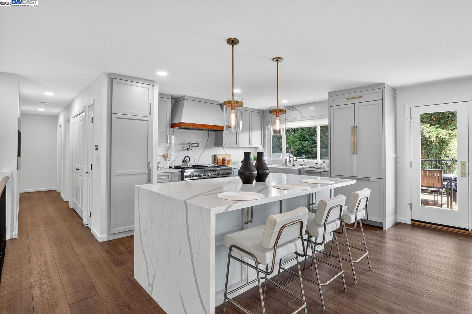 Detail Gallery Image 8 of 45 For 3274 Red Leaf Ct, Hayward,  CA 94542 - 5 Beds | 3 Baths