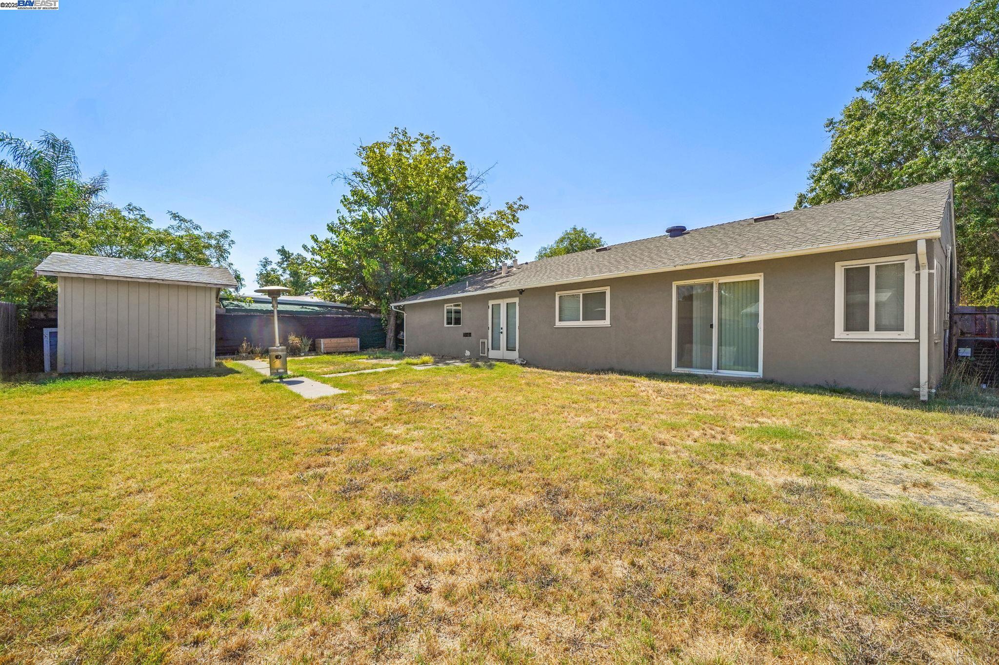 Detail Gallery Image 12 of 13 For 2203 Sherman Dr., Pleasant Hill,  CA 94523 - 3 Beds | 1 Baths