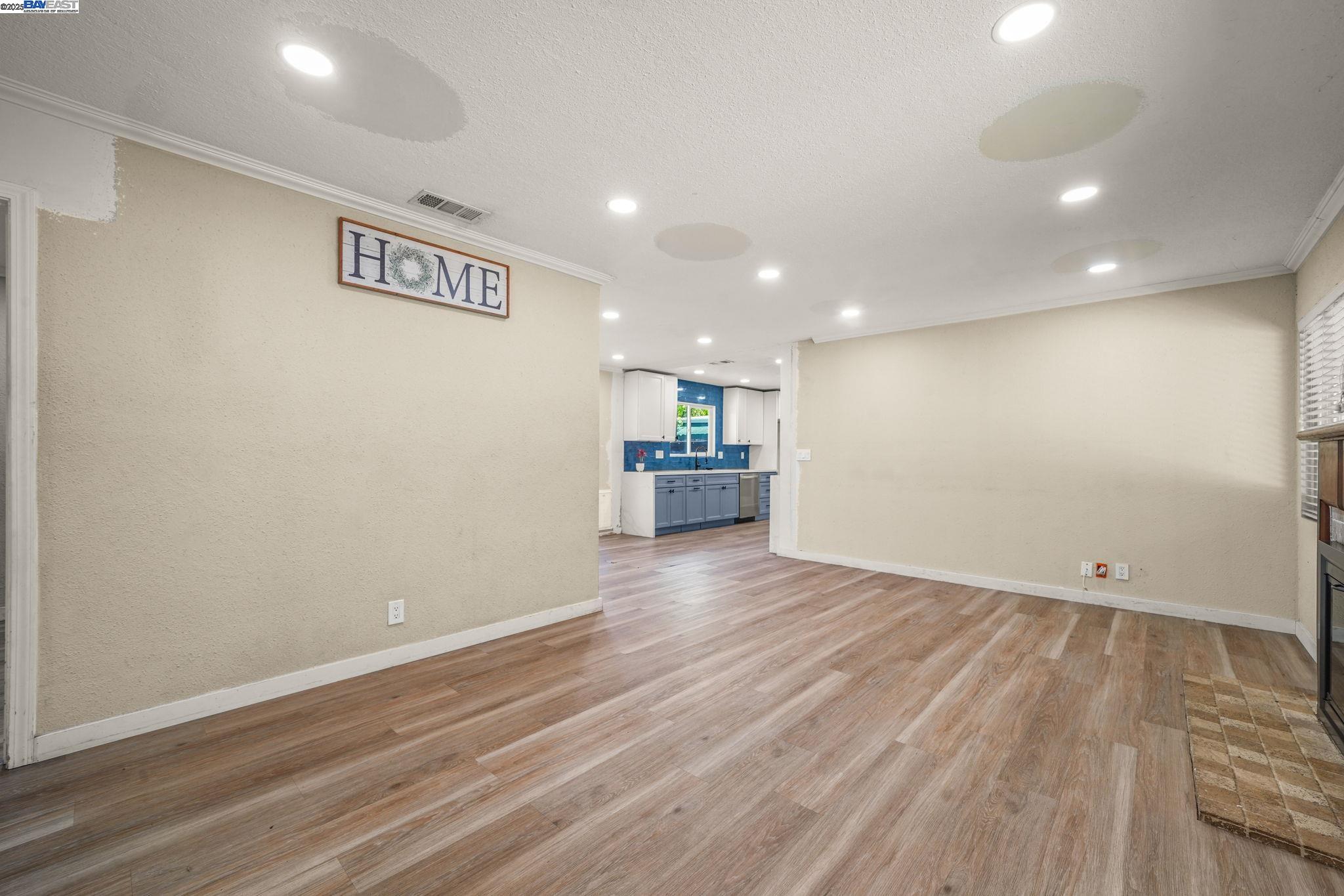 Detail Gallery Image 3 of 13 For 2203 Sherman Dr., Pleasant Hill,  CA 94523 - 3 Beds | 1 Baths